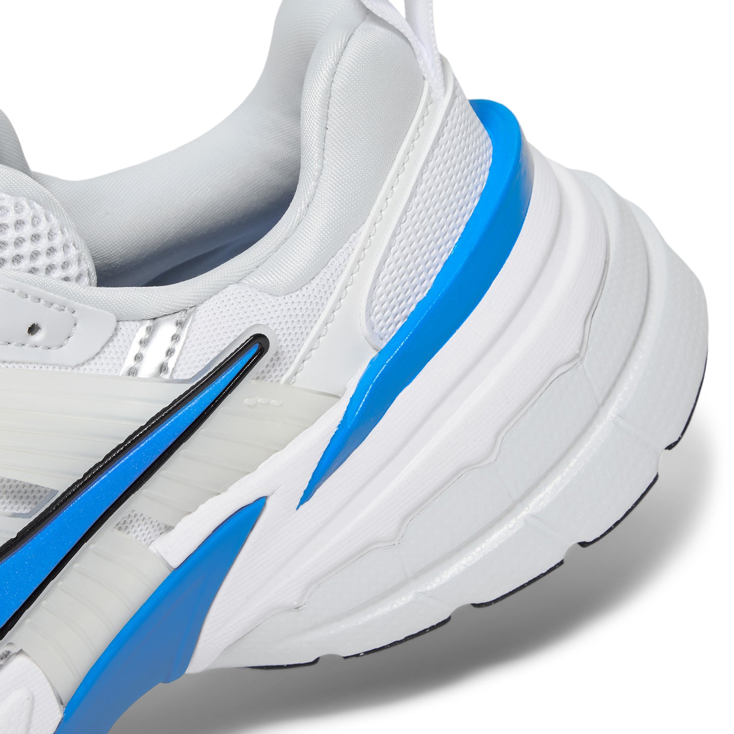 Nike Womens V2K Run (White/Light Photo Blue/Pure Platinum)