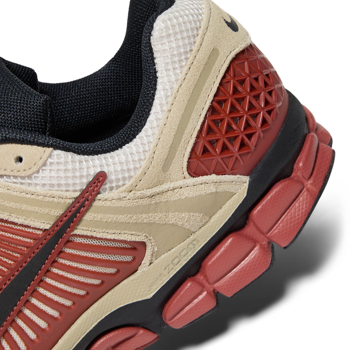 Nike Zoom Vomero 5 (Desert Khaki/BLack/Light Orewood Brown)