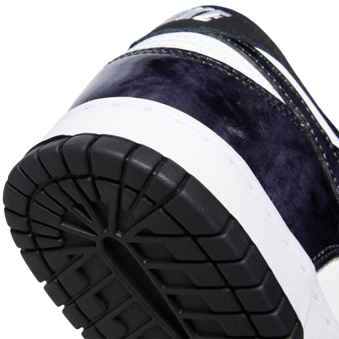 Nike Dunk Low Retro SE (White/Black)