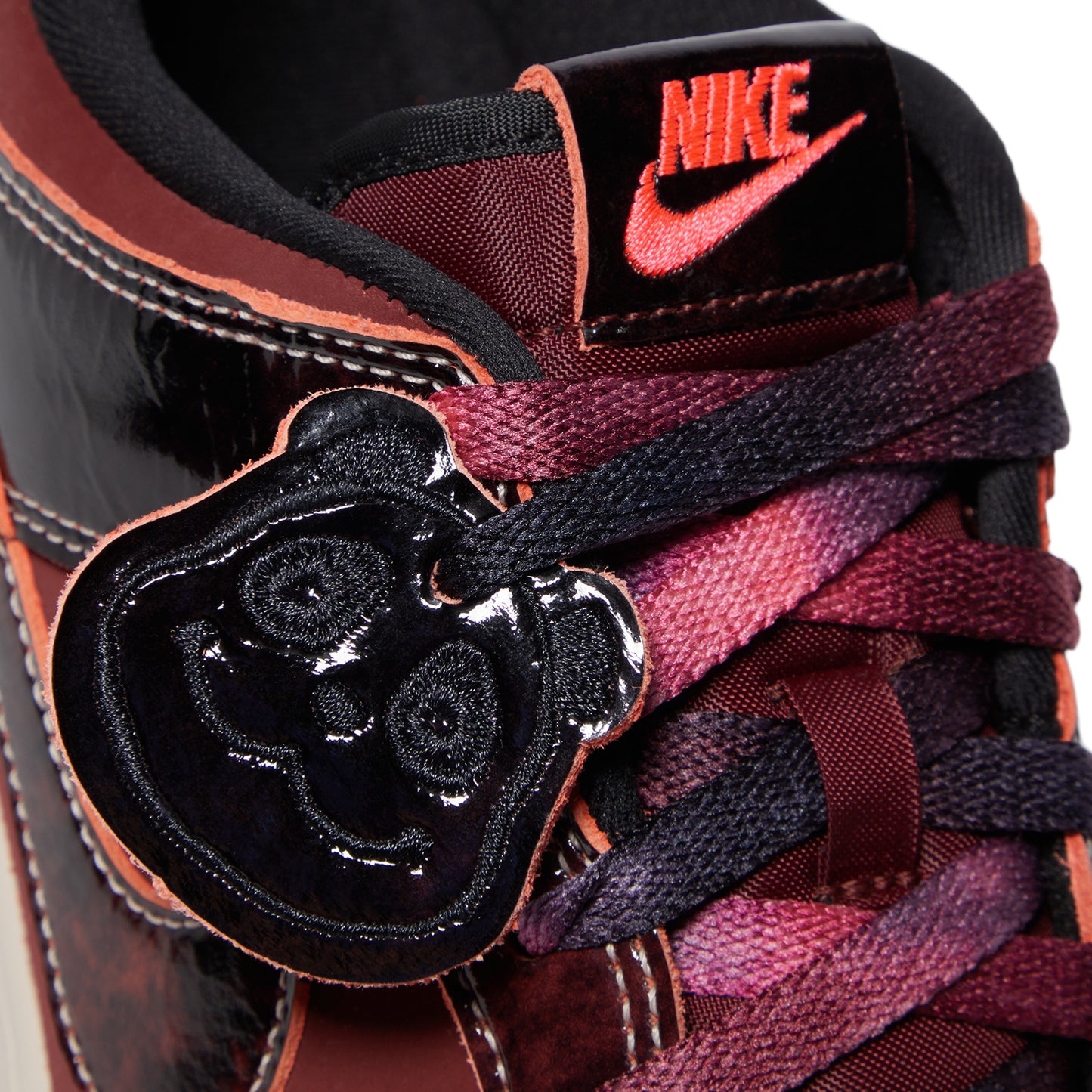 Nike Dunk Low Retro SE (Dark Team Red/Solar Red/Black/Silt Red)