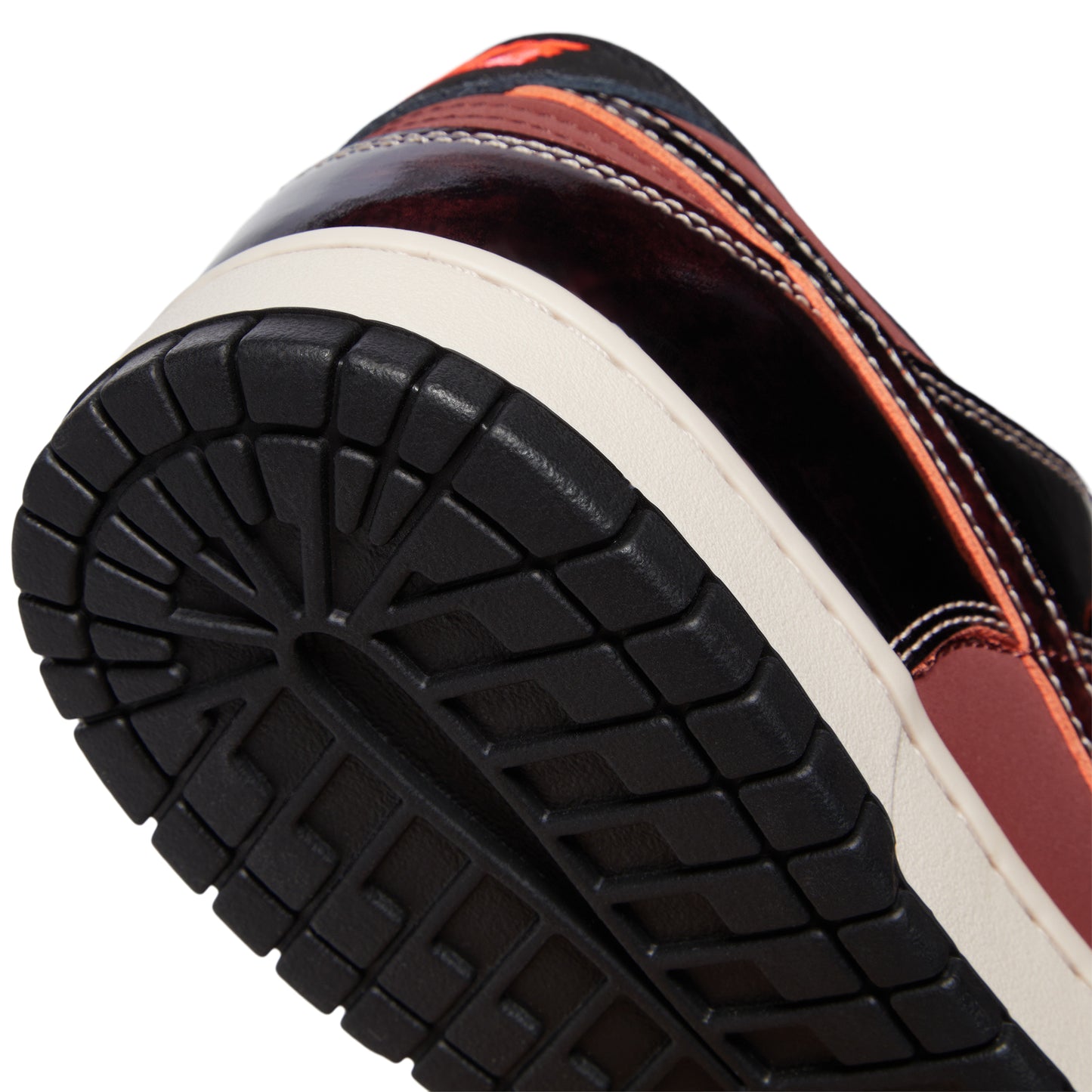 Nike Dunk Low Retro SE (Dark Team Red/Solar Red/Black/Silt Red)