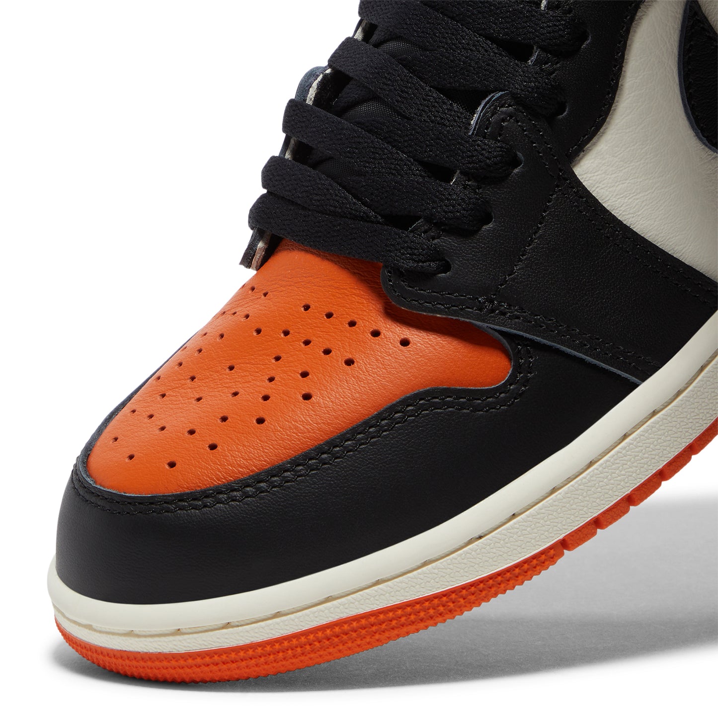 Nike Air Jordan 1 Retro High OG (Black/Sail/Starfish)