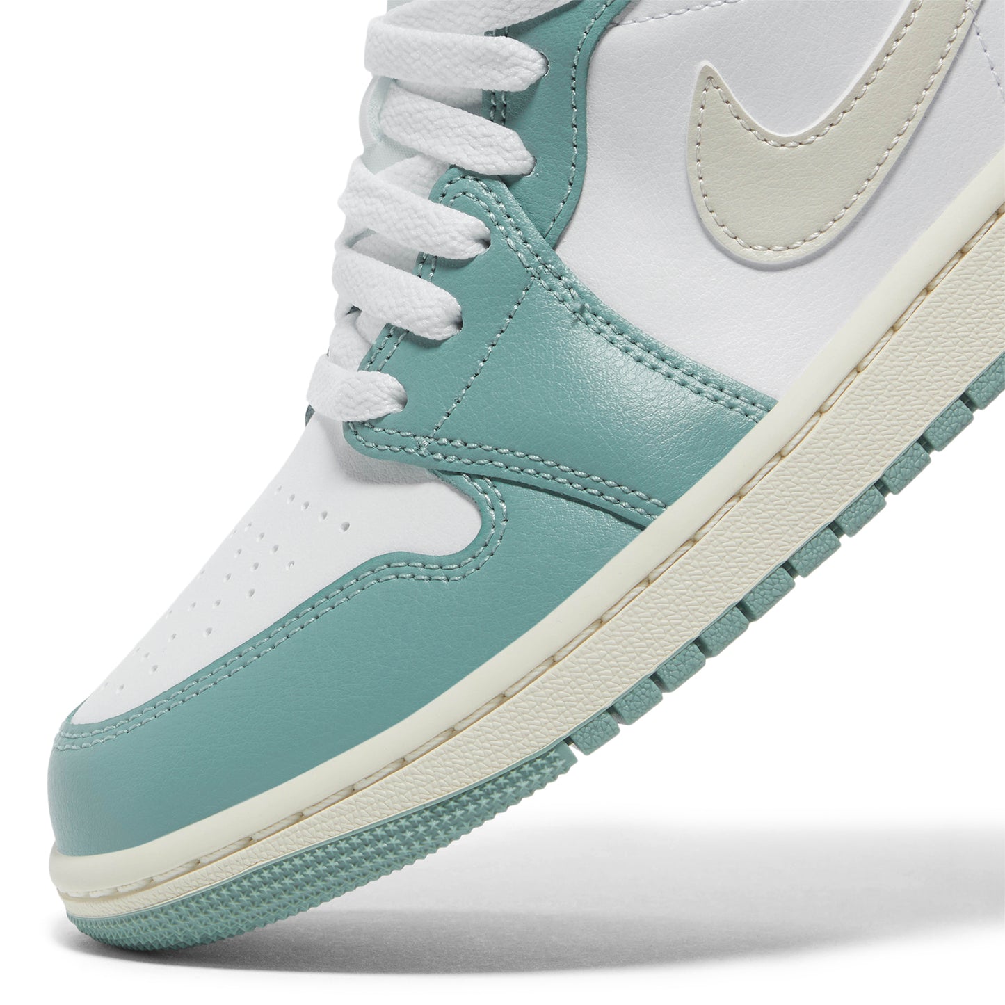 Nike Womens Air Jordan 1 Low (White/Light Orewood Brown/Cannon/Sail)