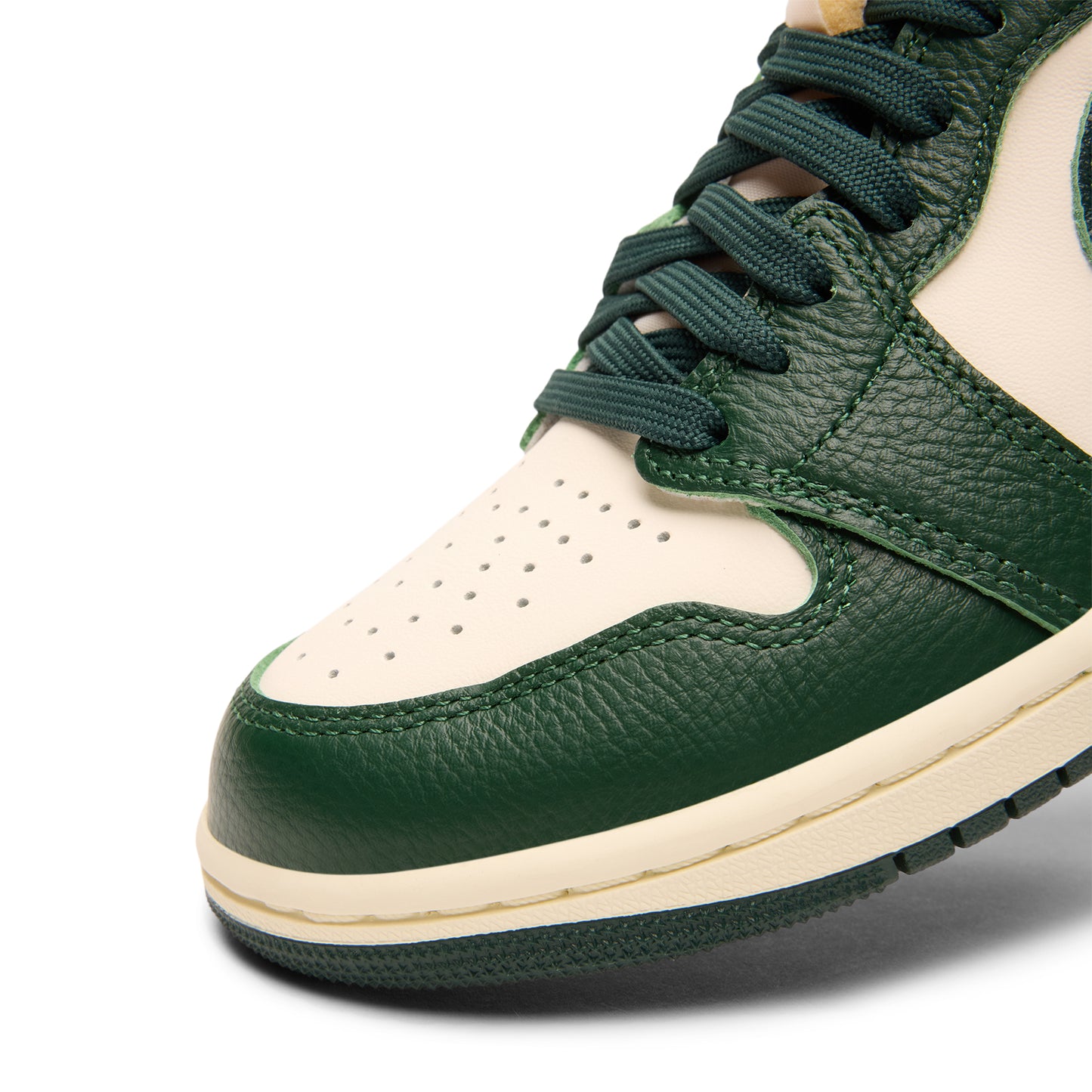 Nike Womens Air Jordan 1 Retro High OG (Pale Ivory/Pro Green/Coconut Milk)