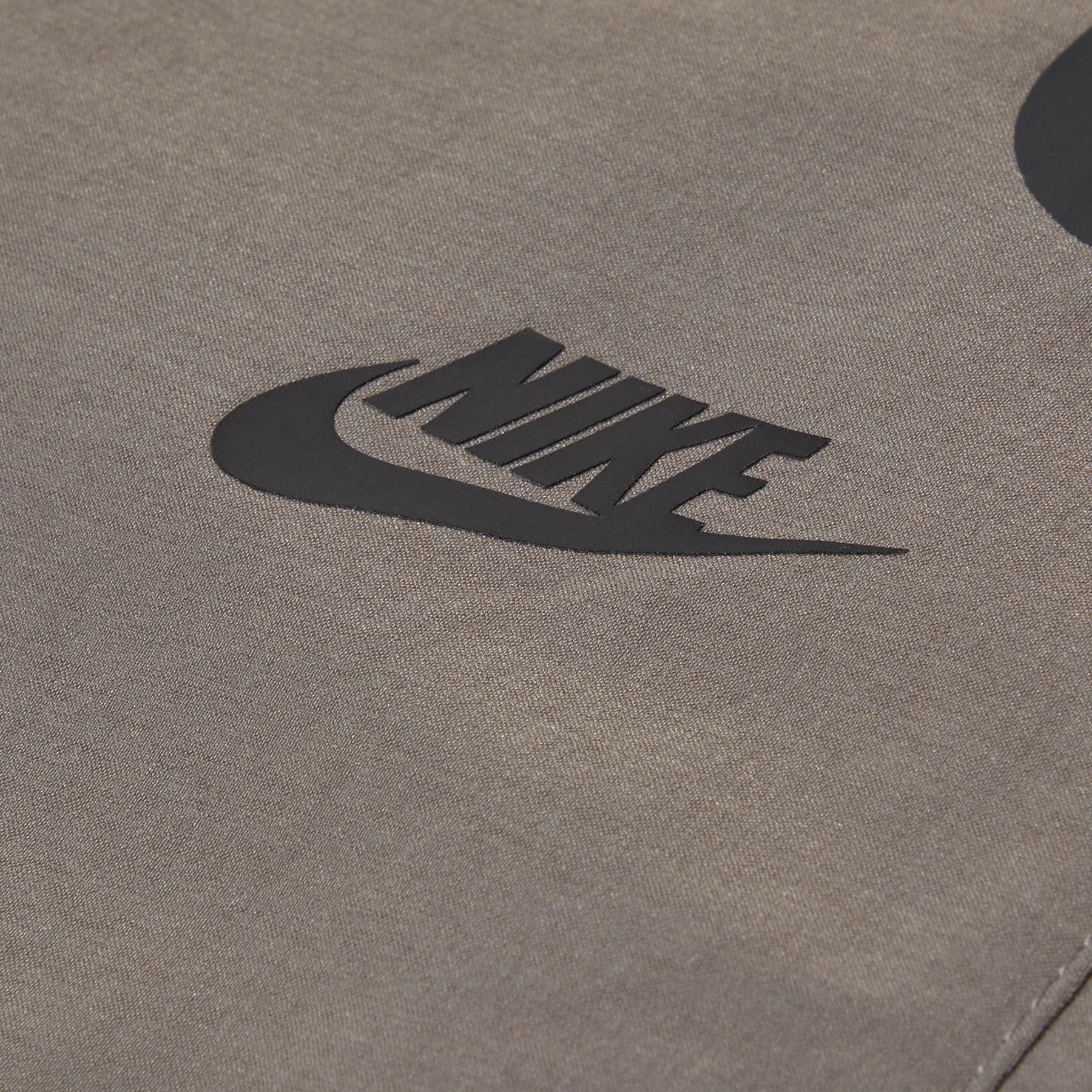 Nike Tech Woven Pants (Cave stone/Black)