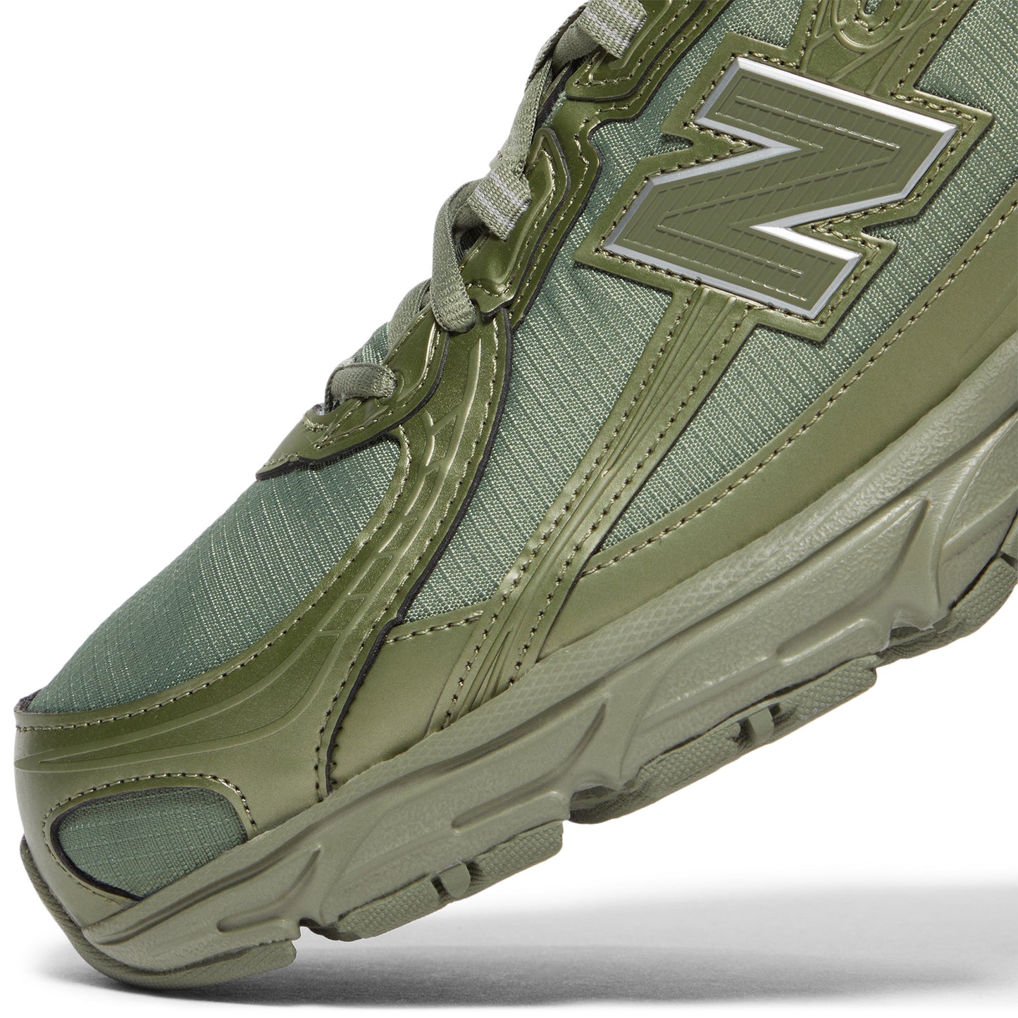 New Balance 740 (Dark olivine)