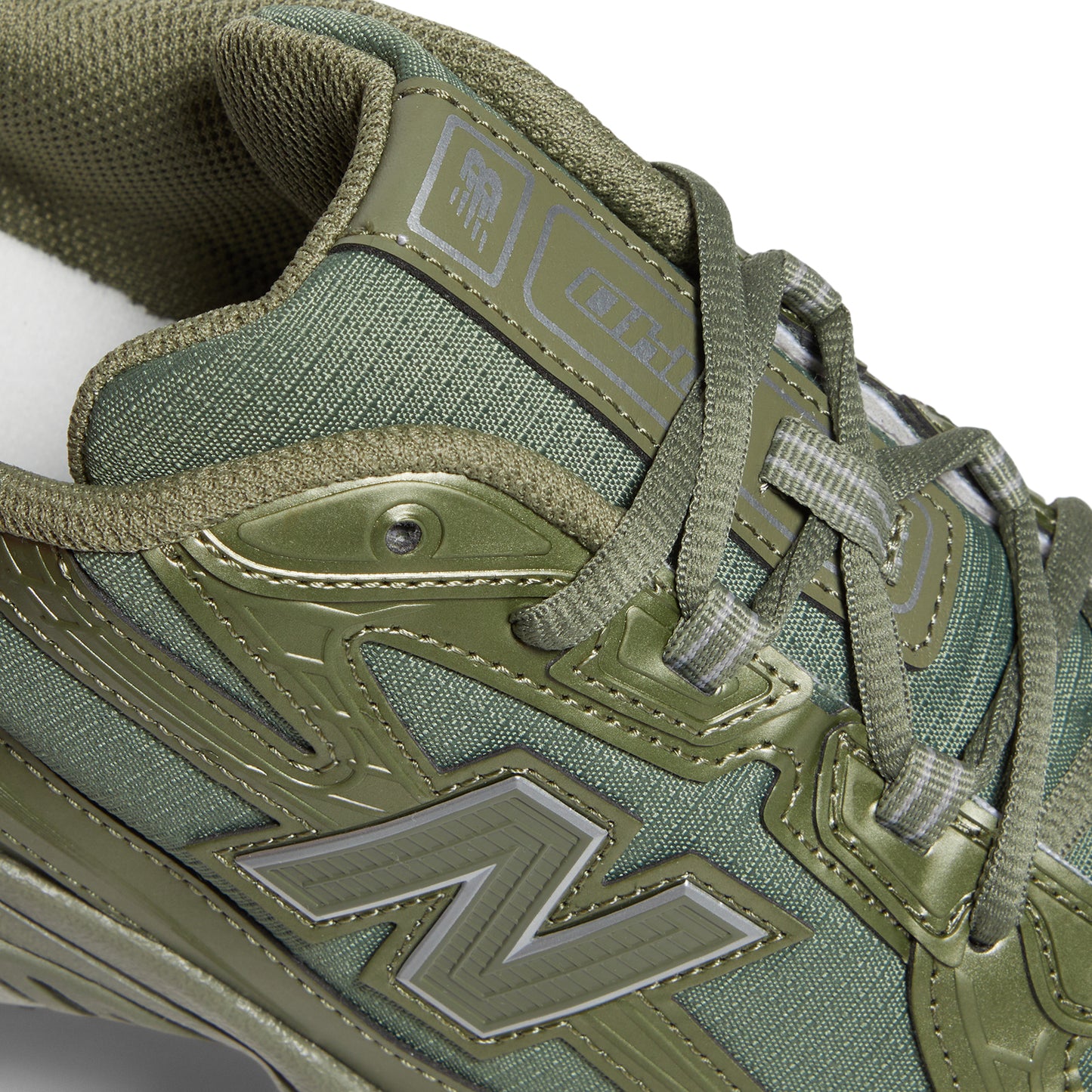 New Balance 740 (Dark olivine)