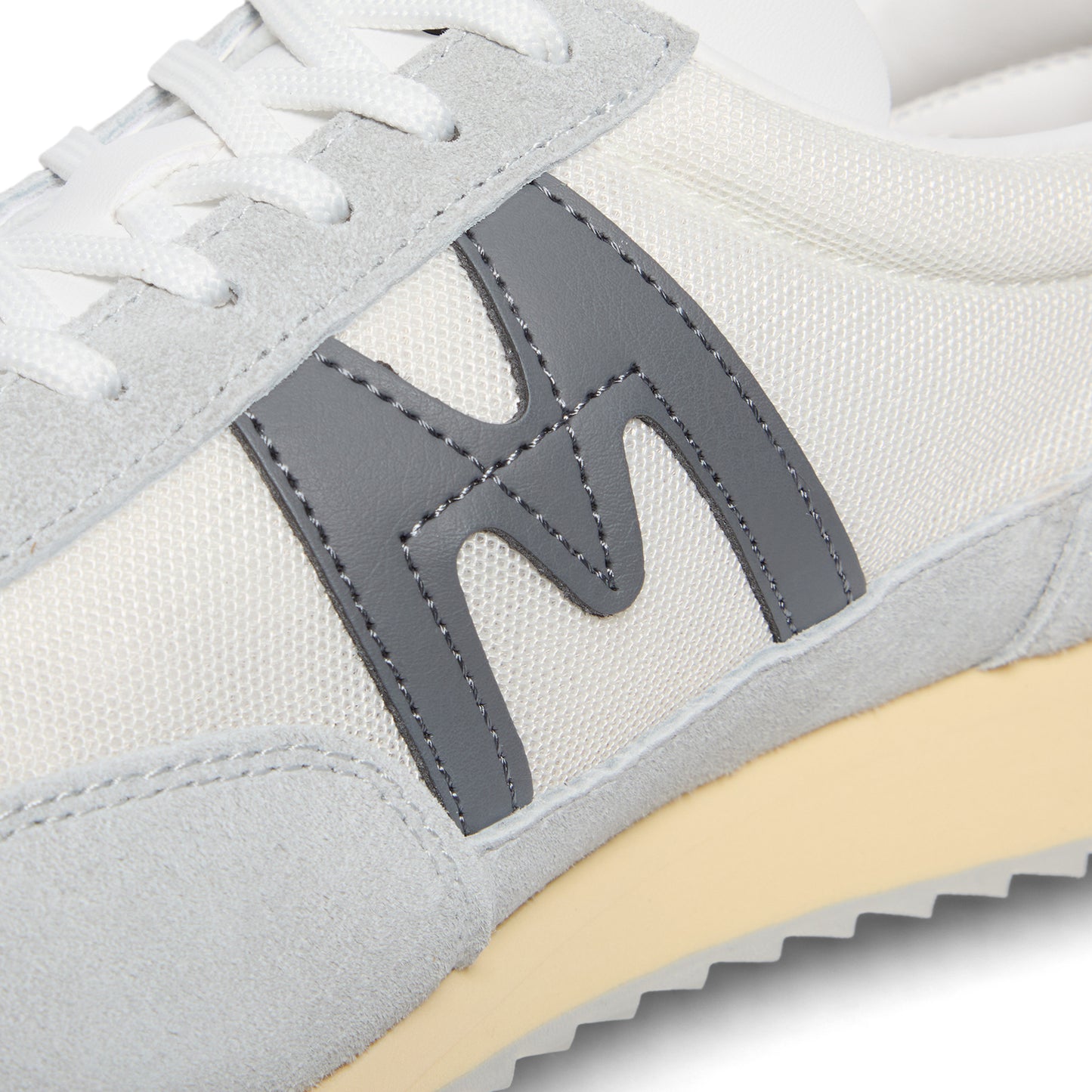 Karhu Mestari (Dawn Blue/Smoked Pearl)