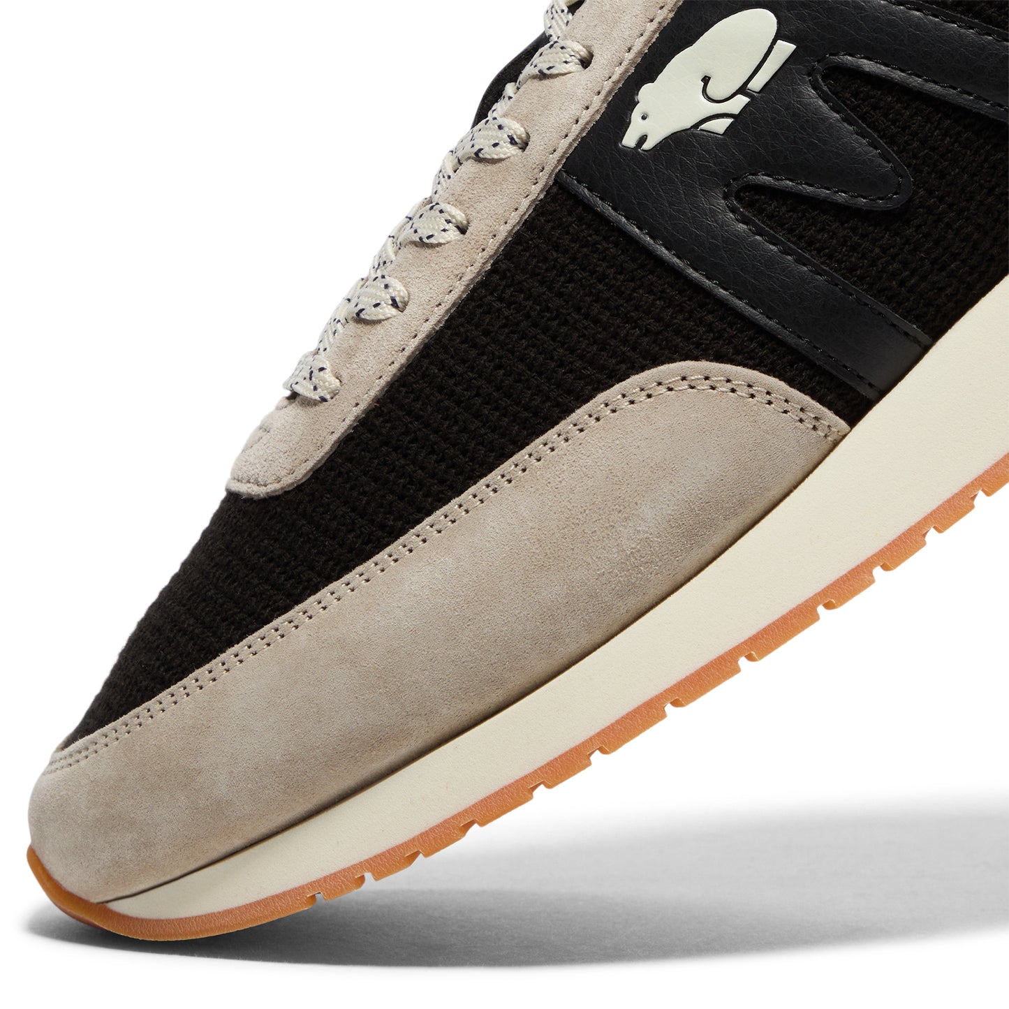 Karhu Albatross 82 (Silver Lining/Jet Black)