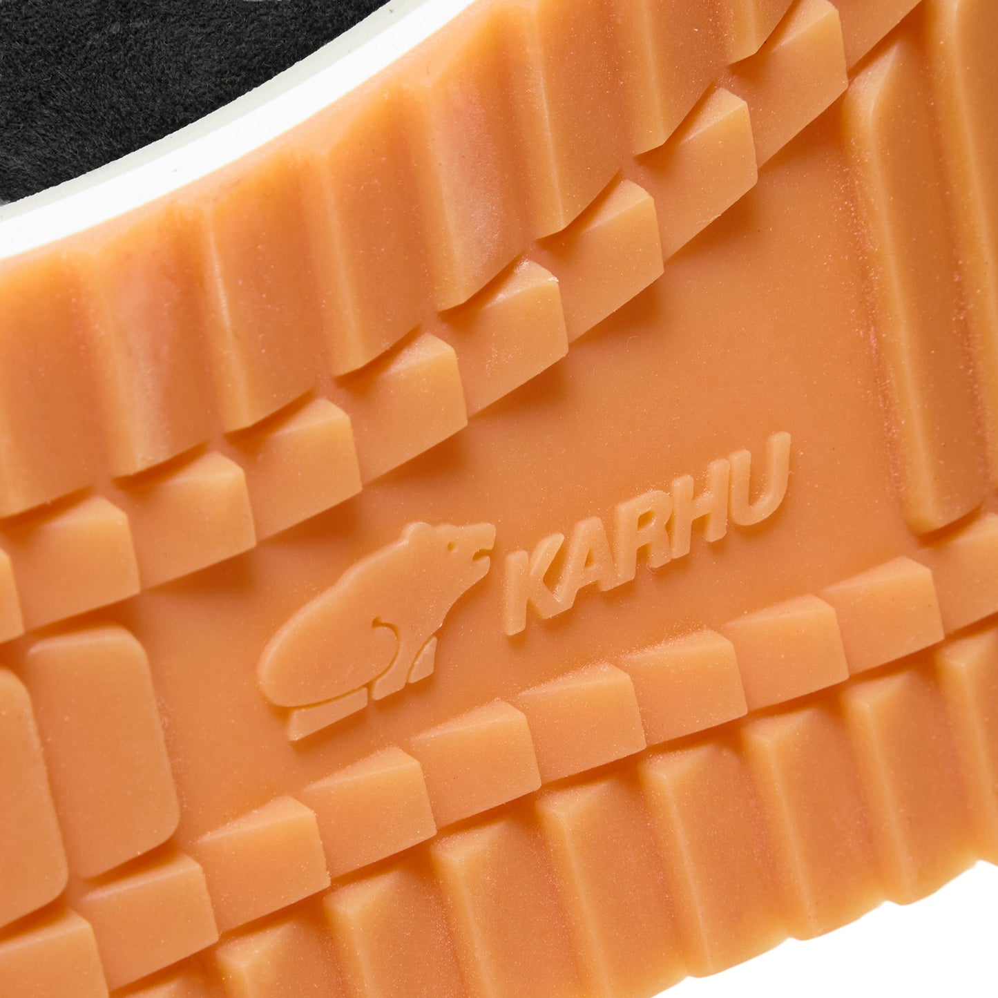 Karhu Mestari (Black/White)