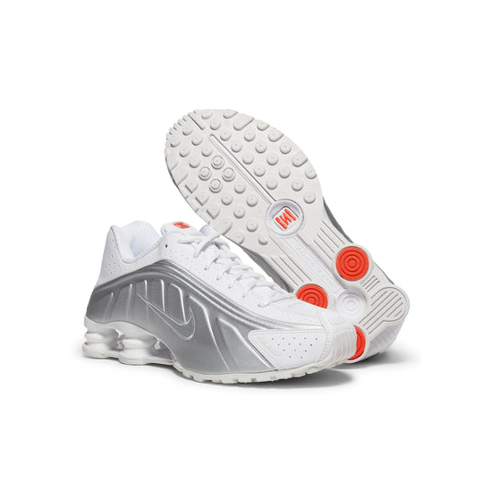 Nike Womens Shox R4 (White/Metallic Silver/Max Orange)