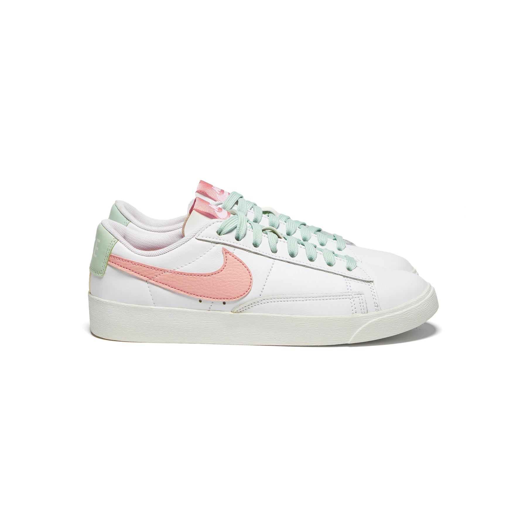 Nike blazer low le basketball shoes - women's Clearance