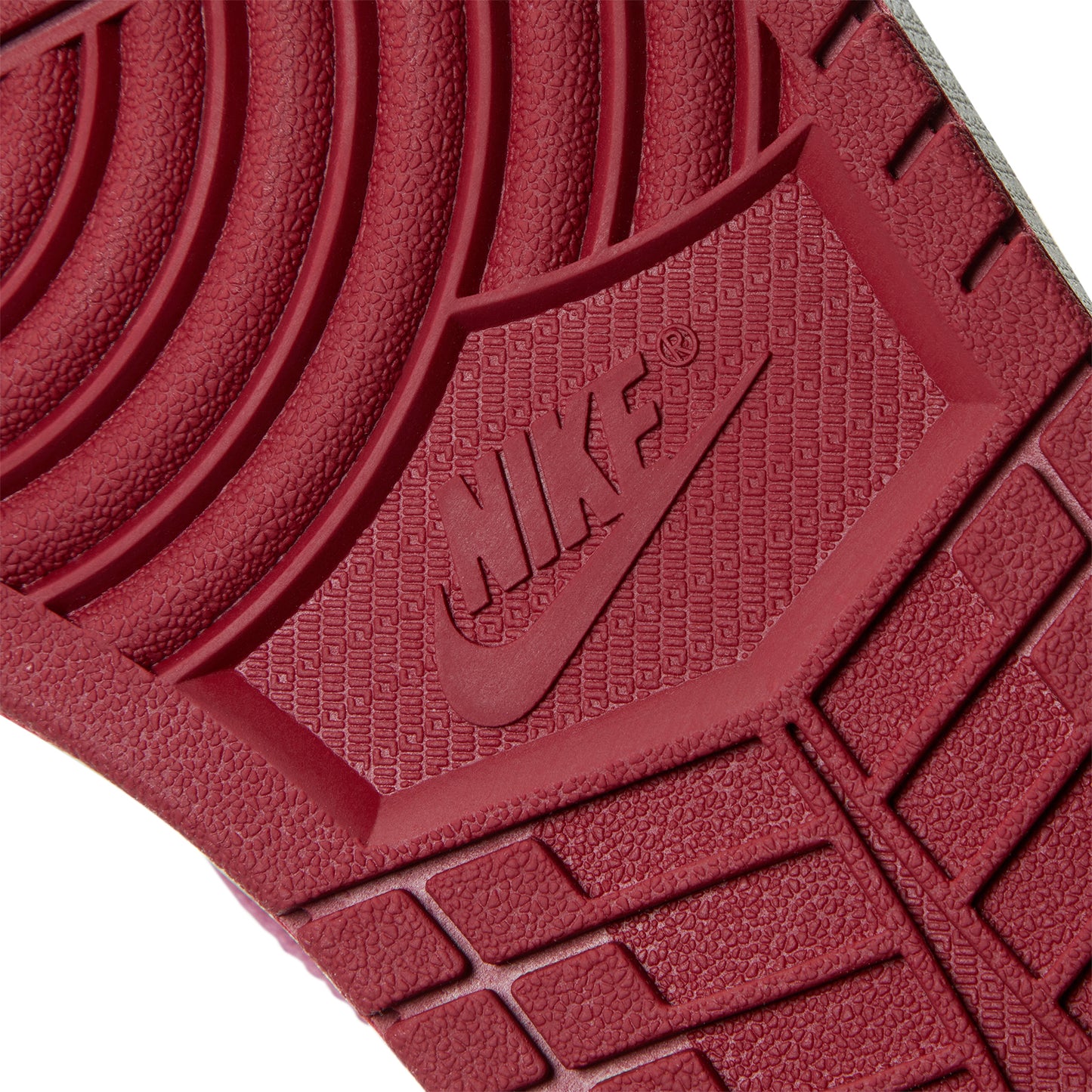 Nike Air Jordan 1 Retro High OG (White/Team Red)