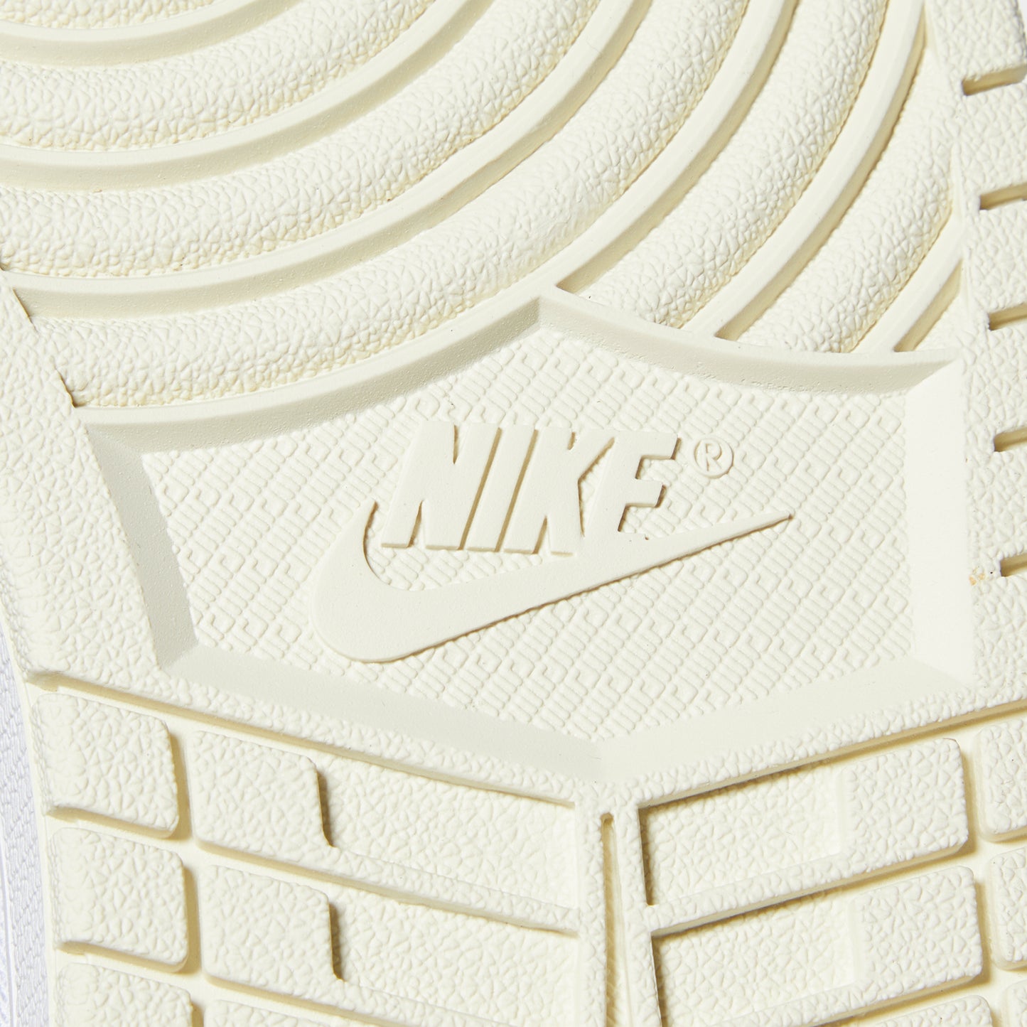 Nike Womens Air Jordan 1 MM High (White/Pure Platinum Sail/Coconut Milk)
