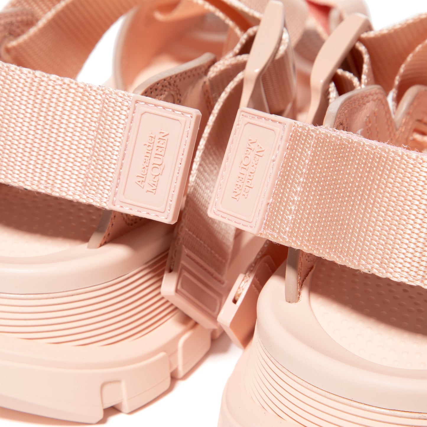 Alexander McQueen Womens Tread Sandal (Shell)