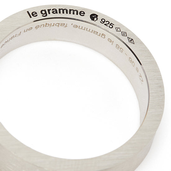 Le Gramme 7g brushed sterling silver ribbon ring (Silver Slick)