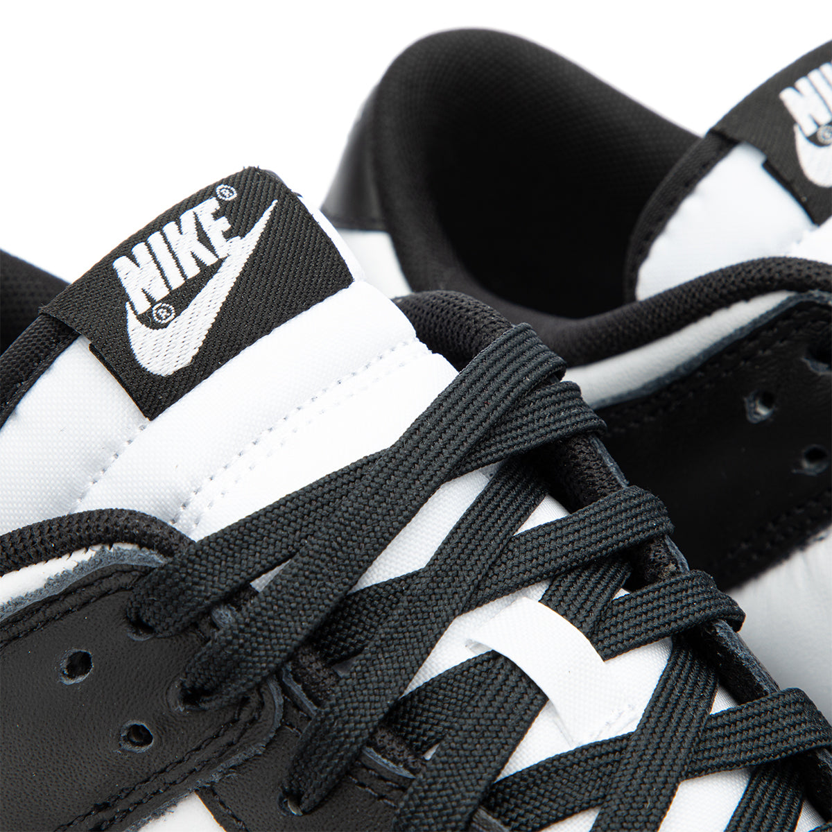 Nike Dunk Low Retro (White/Black)