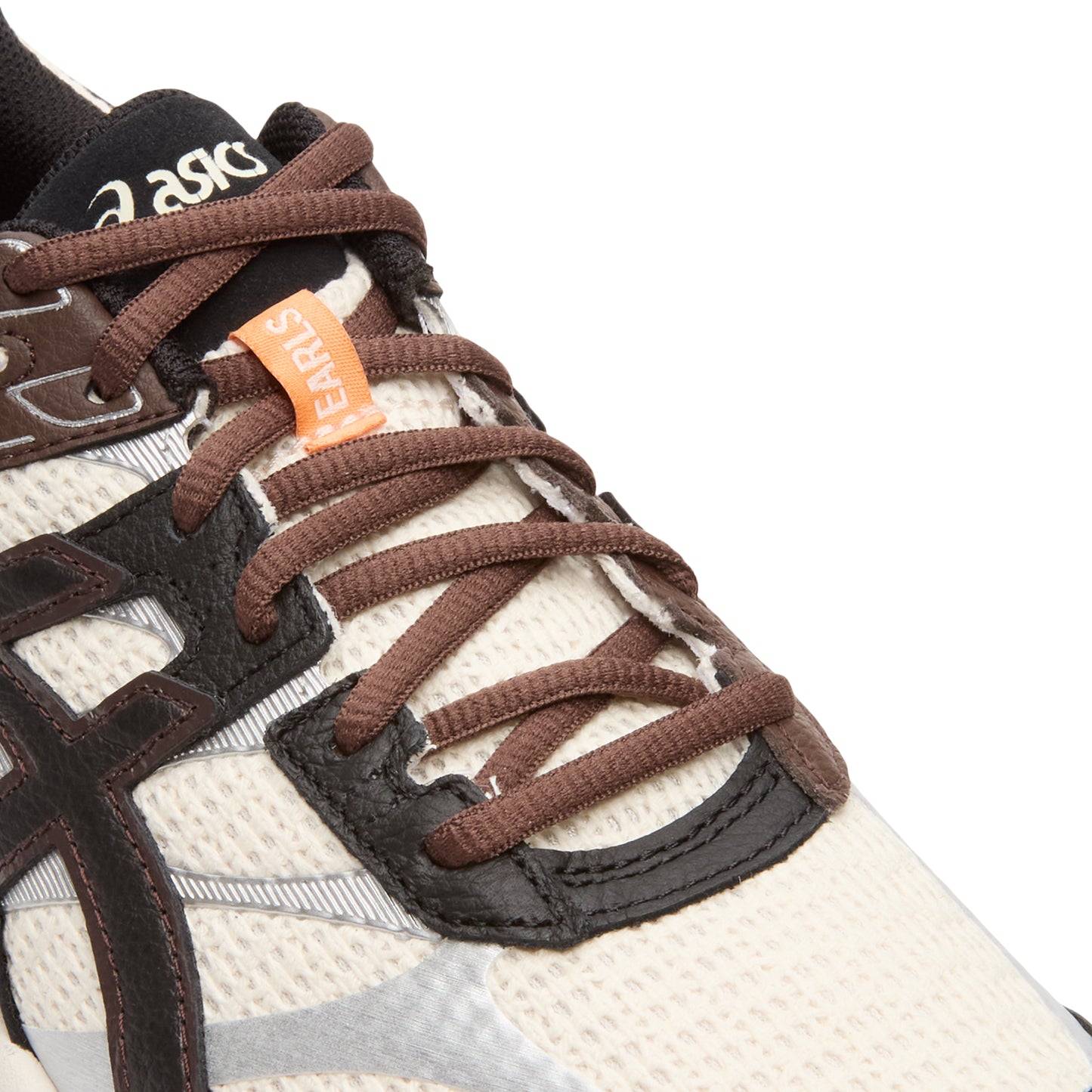 Asics Gel-Cumulus 16 (Coconut Milk/Black)