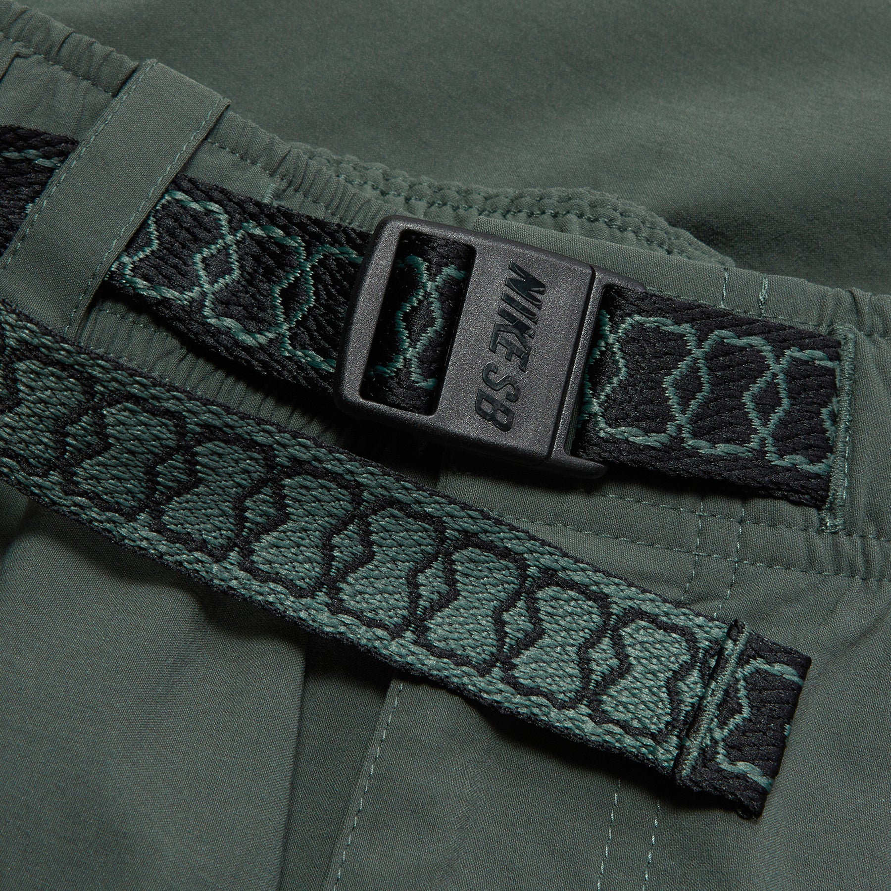 Nike SB Kearny Cargo Skate Pants (Vintage Green/White)
