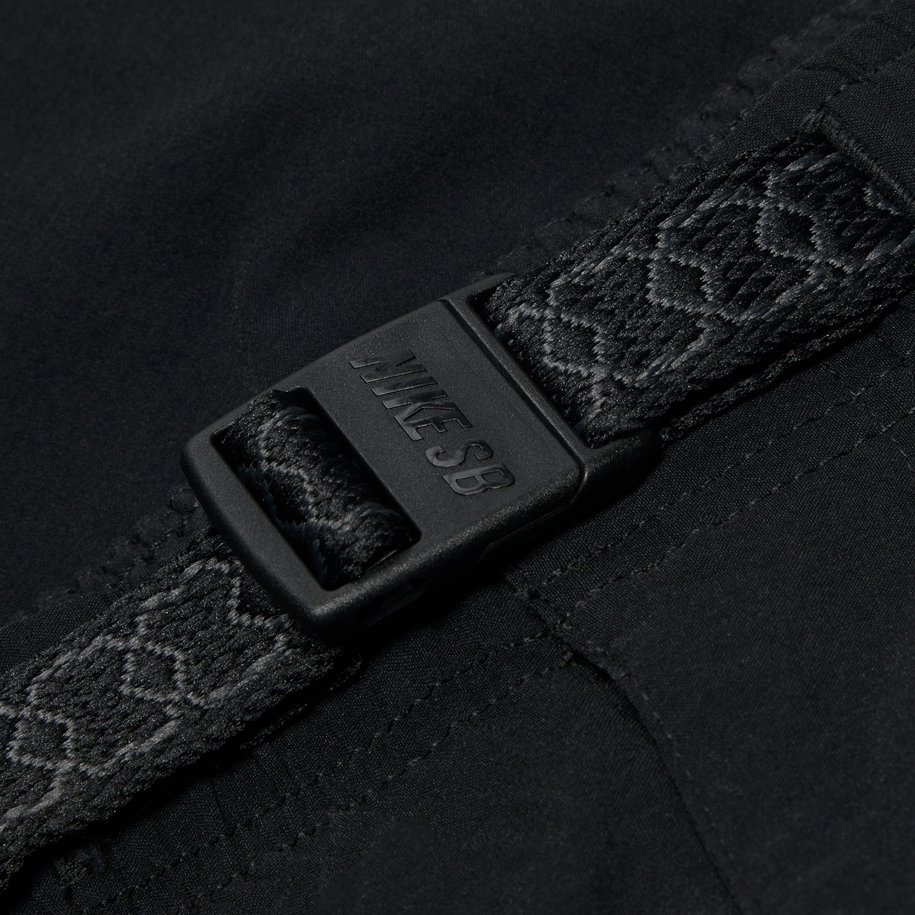 Nike SB Kearny Cargo Skate Pants (Black/White)