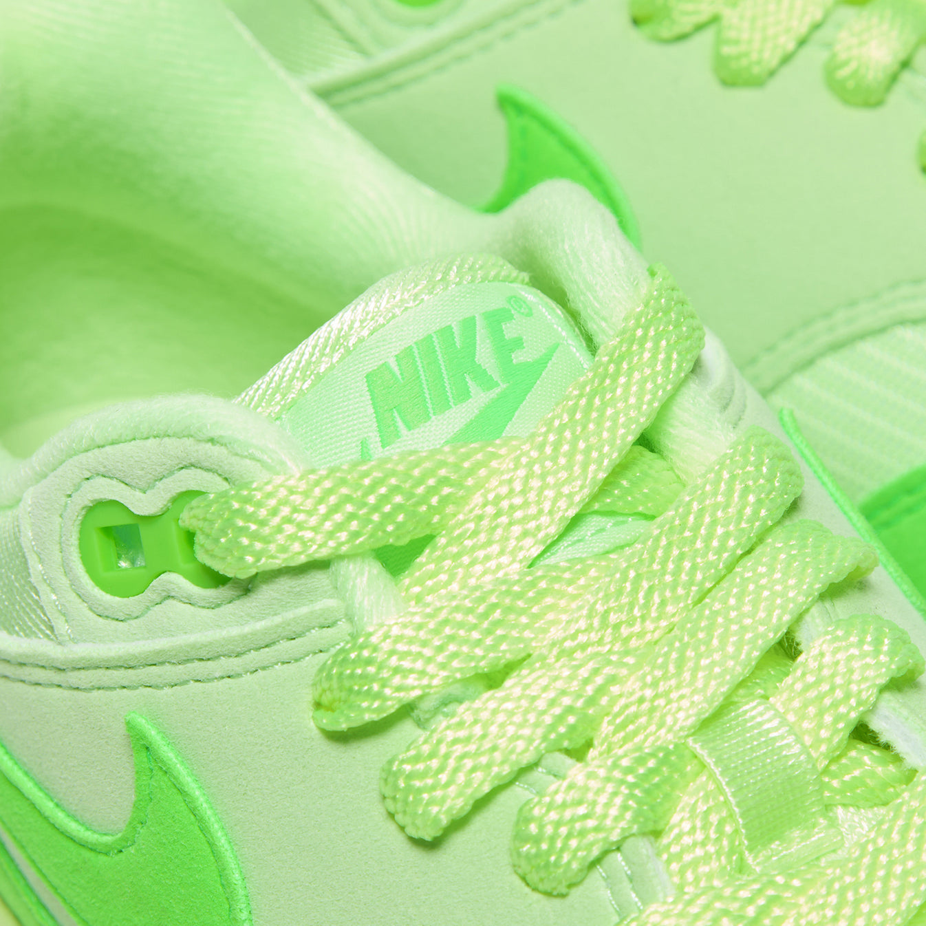 Nike Womens Air Max 1 '87 (Vapor Green/Green Strike/Barely Volt) â CNCPTS
