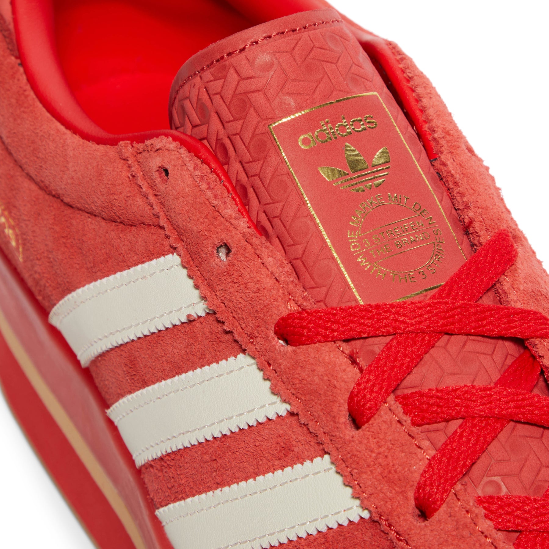 【きれいめファッション51選】上品さと清潔感をキープし Womens adidas Gazelle Metallic White/Gold (Red/Cream Stack テープ・マスキングテープ