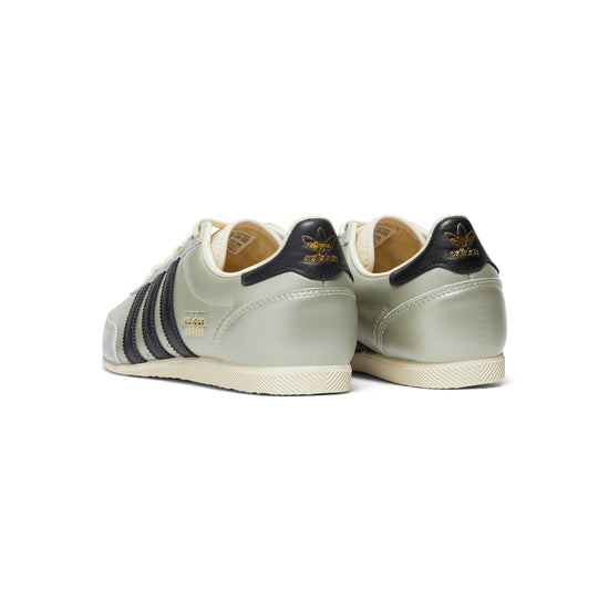 adidas Womens Japan (Silver/Core Black/Cream White)
