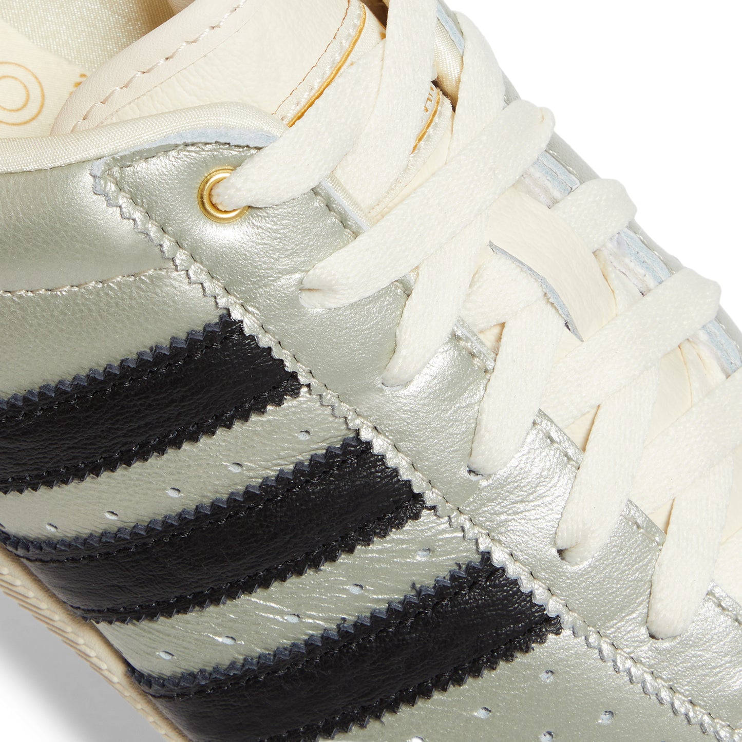 adidas Womens Japan (Silver/Core Black/Cream White)
