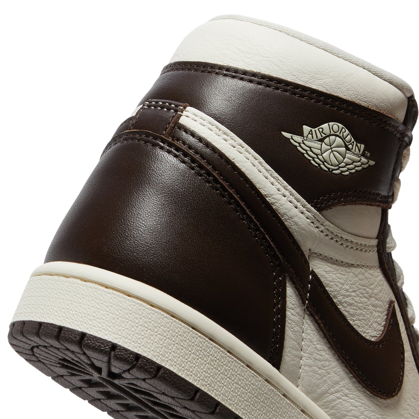 Nike Womens Air Jordan 1 Retro High OG (Baroque Brown/Sail/Light Madder Root)