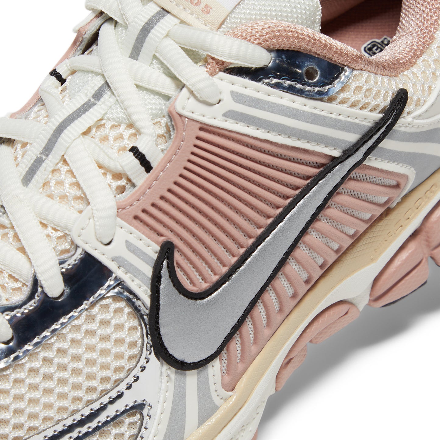 Nike Womens Zoom Vomero 5 (Sail/Pearl White/Particle Pink)