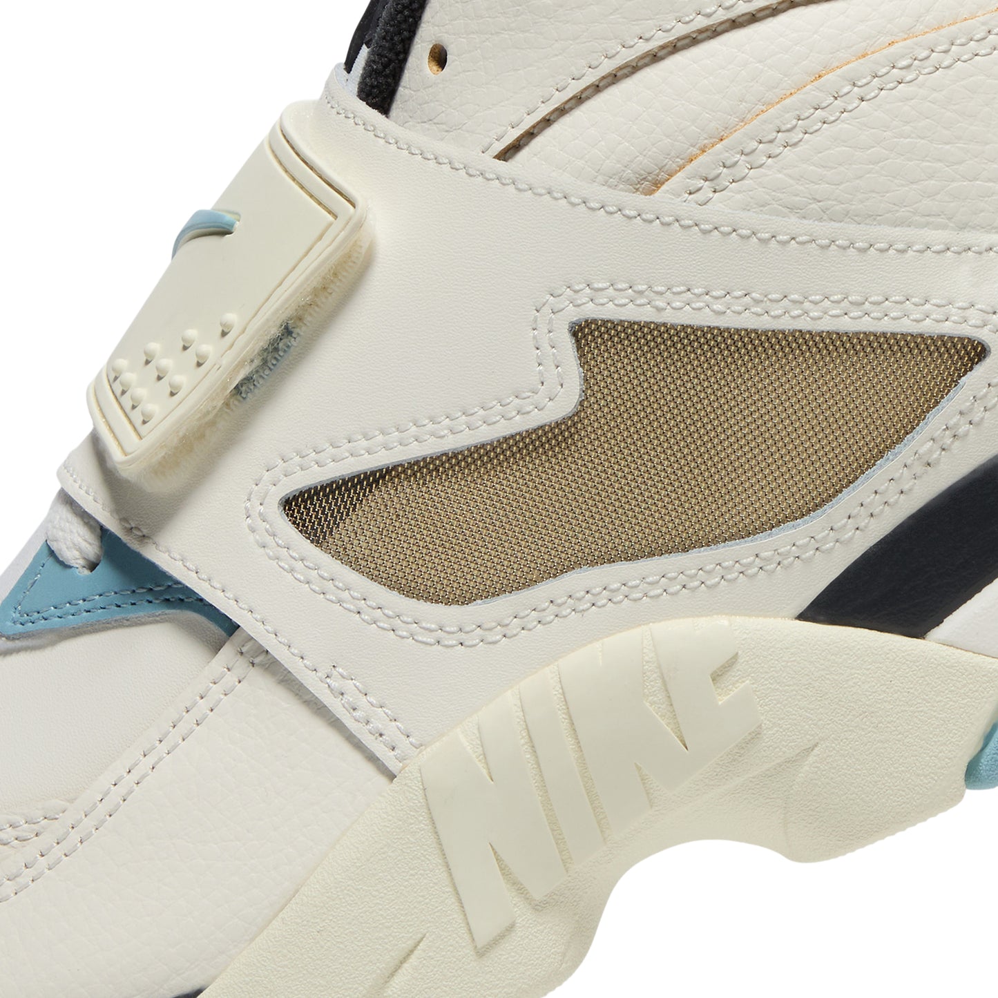 Nike Air Diamond Turf (Sail/Mica Blue/Coconut Milk/Off Noir)