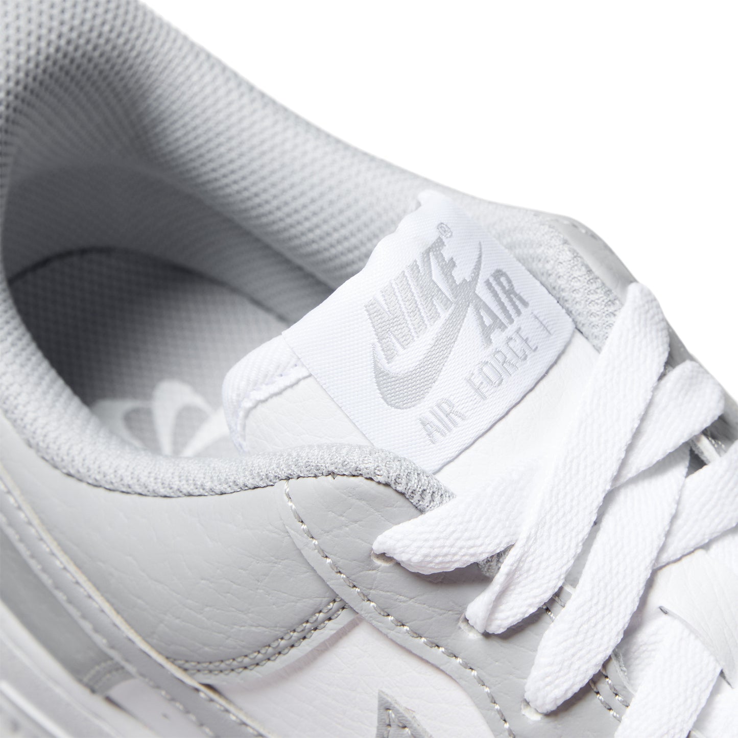 Nike Womens Air Force 1 '07 Next Nature (White/Wolf Grey/Metallic Silver)