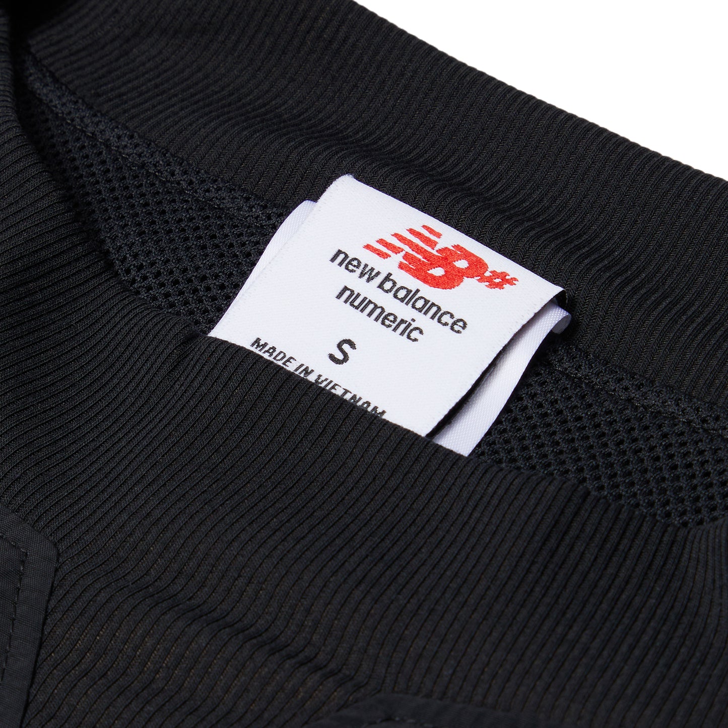 New Balance Woven Crew (Black)