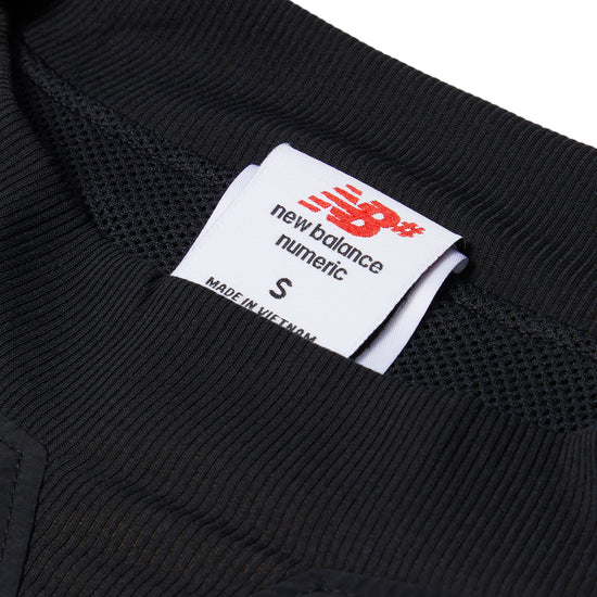 New Balance Woven Crew (Black)