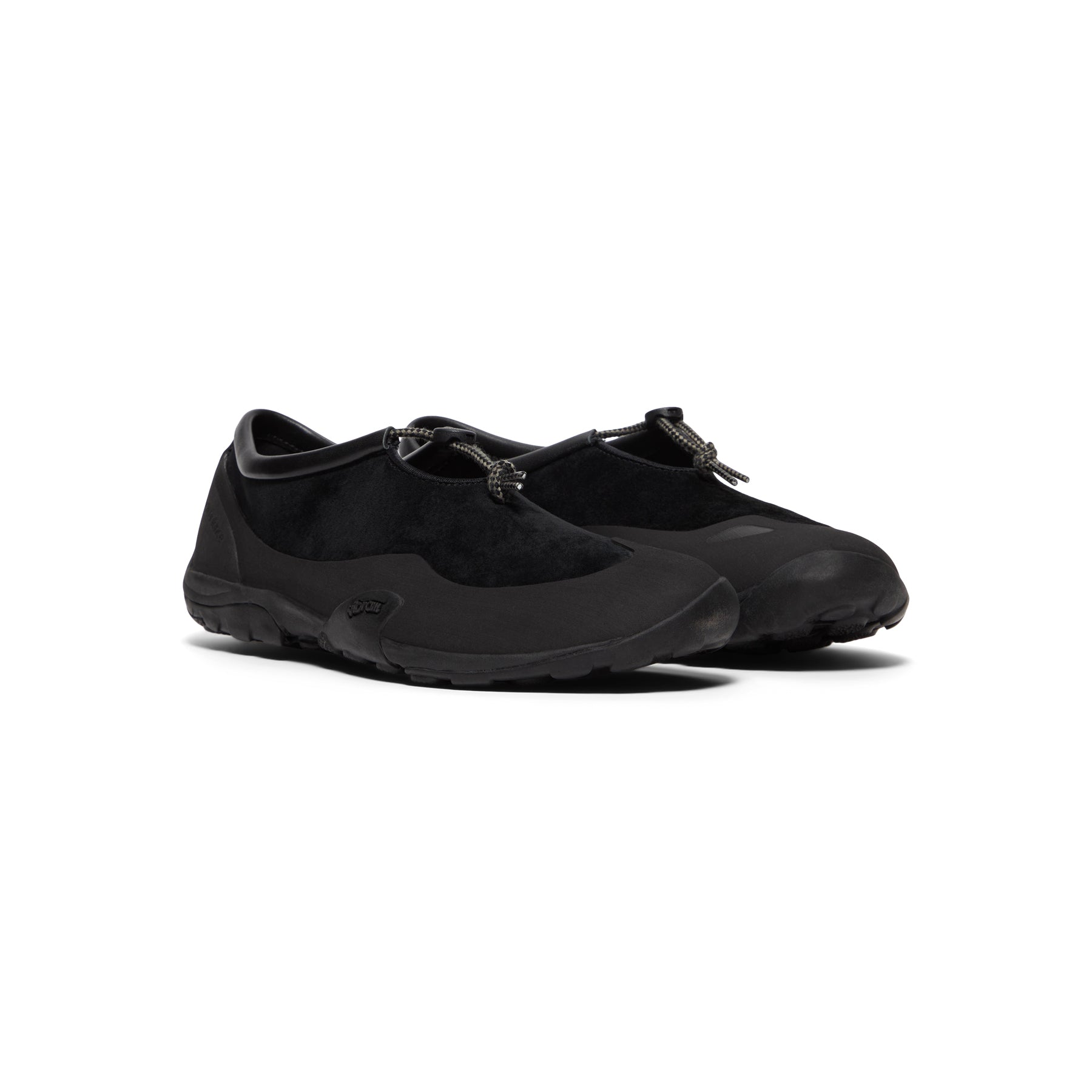 Tokyo Design Studio Minimus x New Balance MT10 (Black)