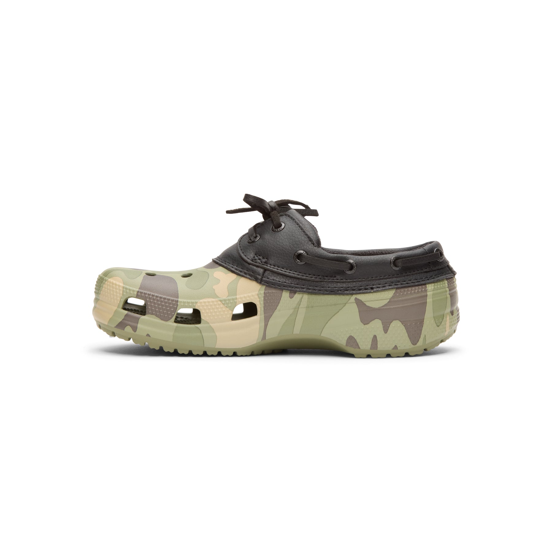 Crocs Classic Duck Camo Boat Shoe  (Black/Cargo)