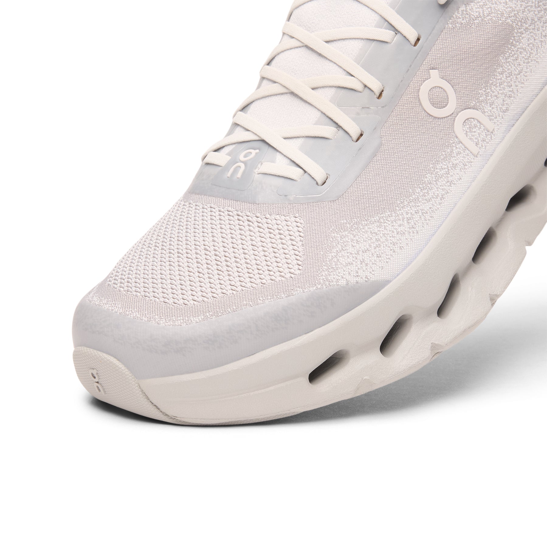 ON Cloudtilt Moon 1 M (Glacier/Alloy) – CNCPTS