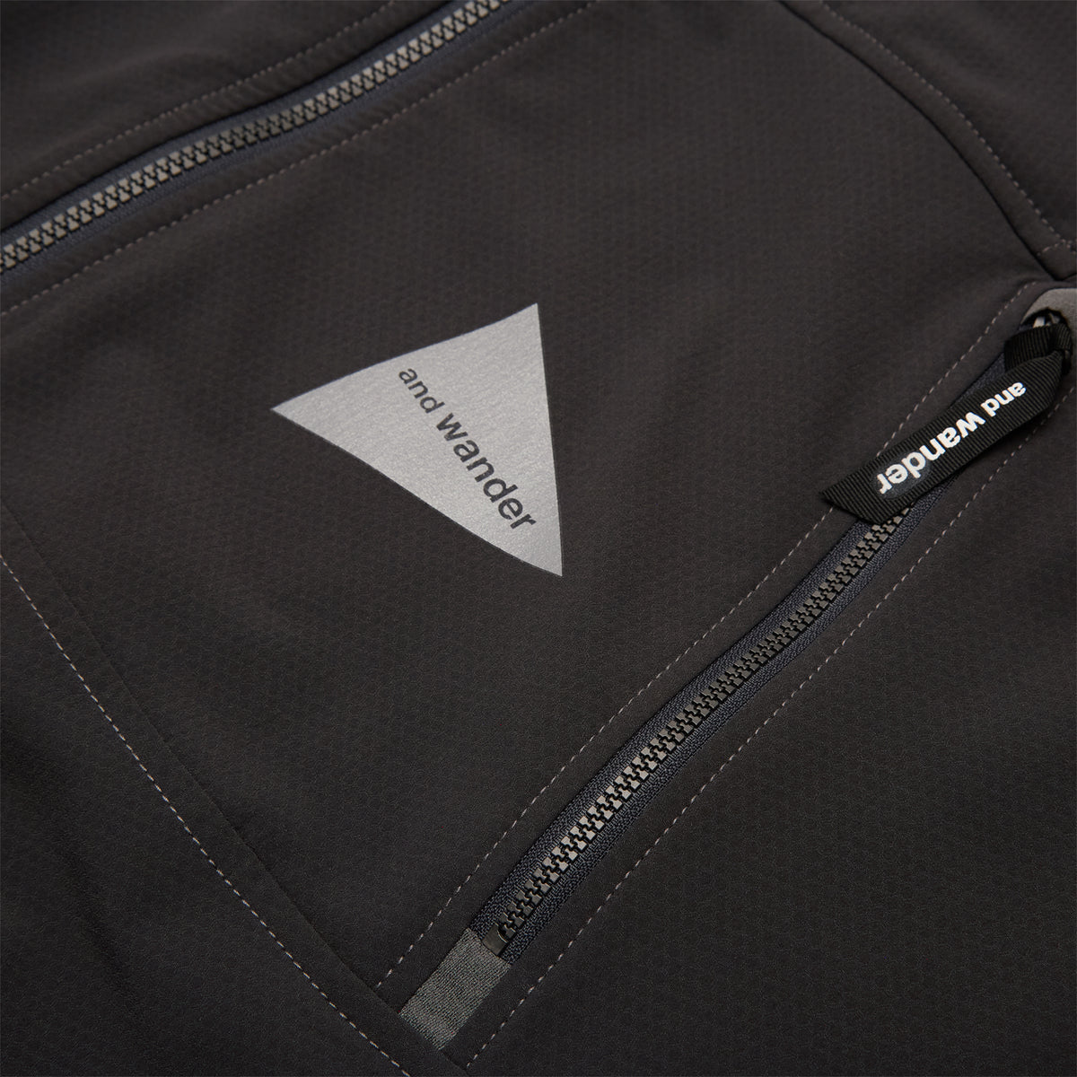 and wander 6 light stretch shell jacket (Charcoal)