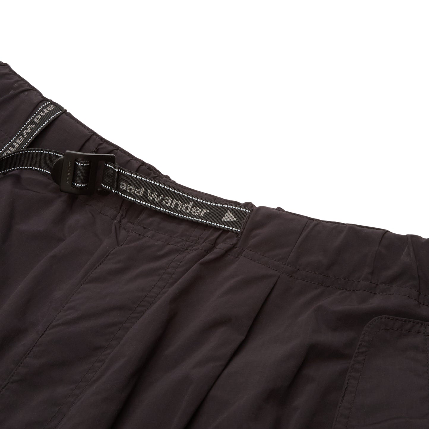 and wander 88 oversized cargo pants (Black)
