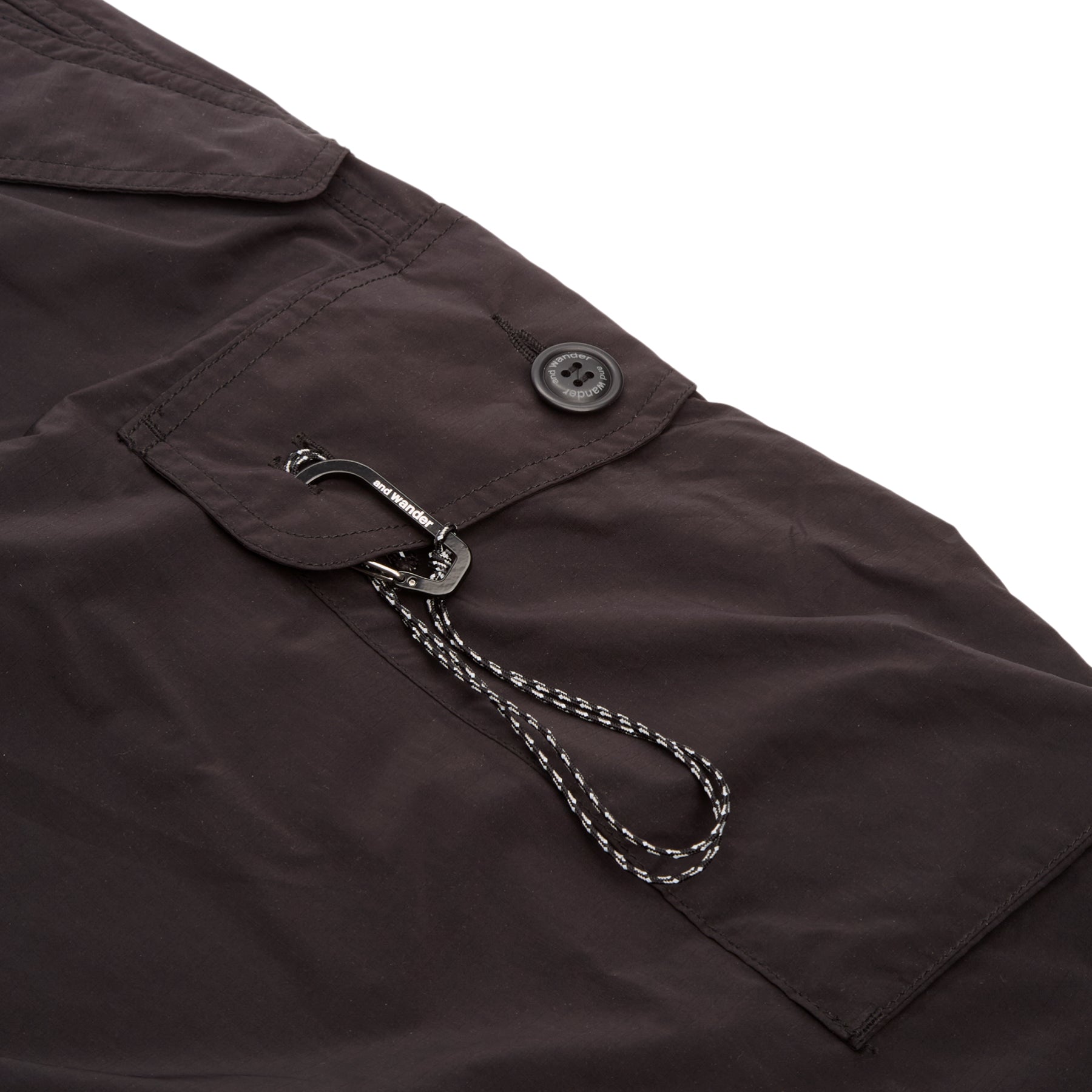 and wander 88 oversized cargo pants (Black)