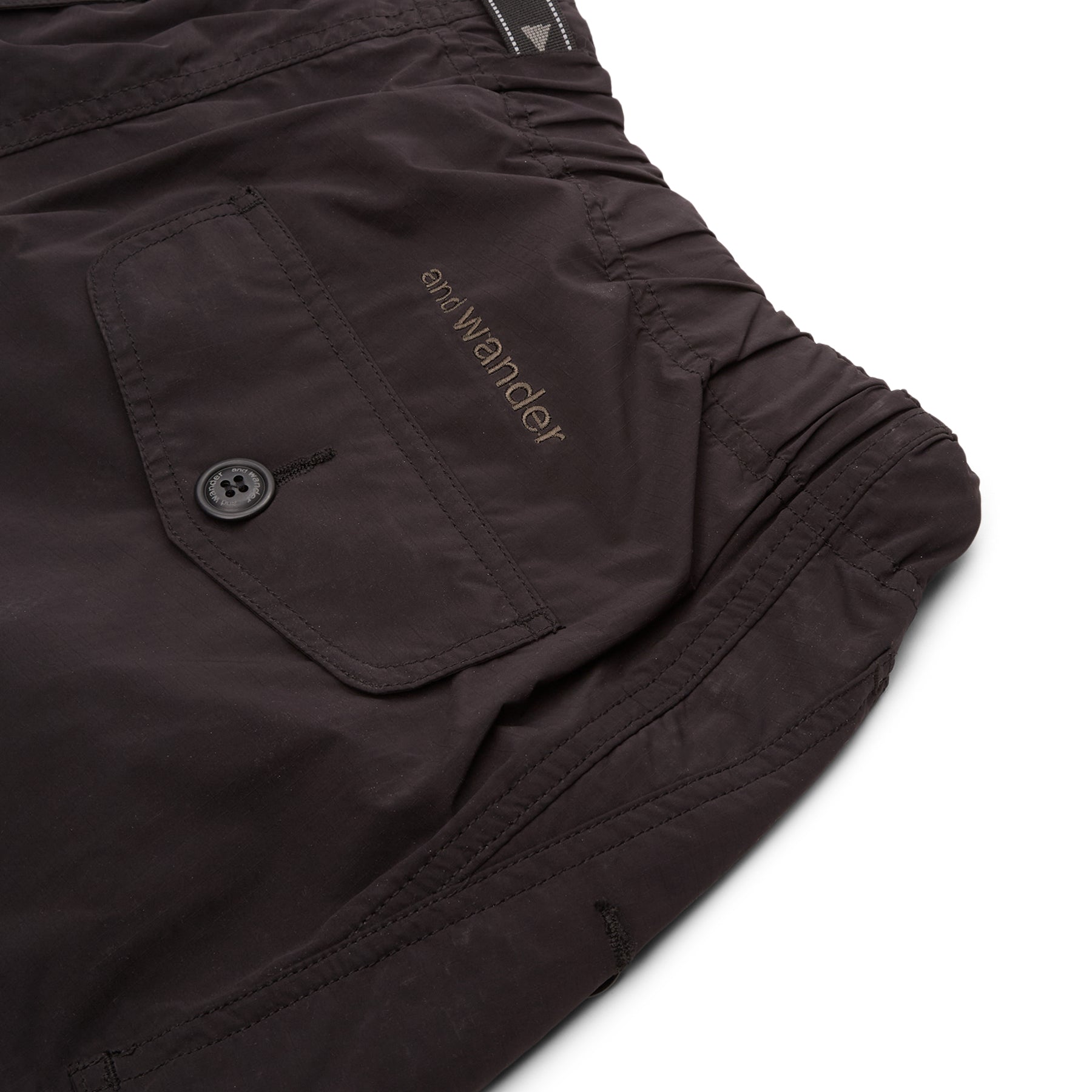 and wander 88 oversized cargo pants (Black)