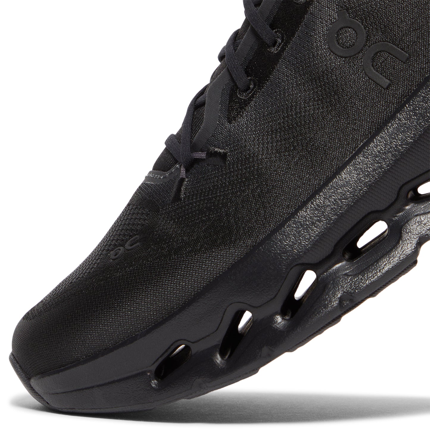 On Cloudtilt (Eclipse/Black)