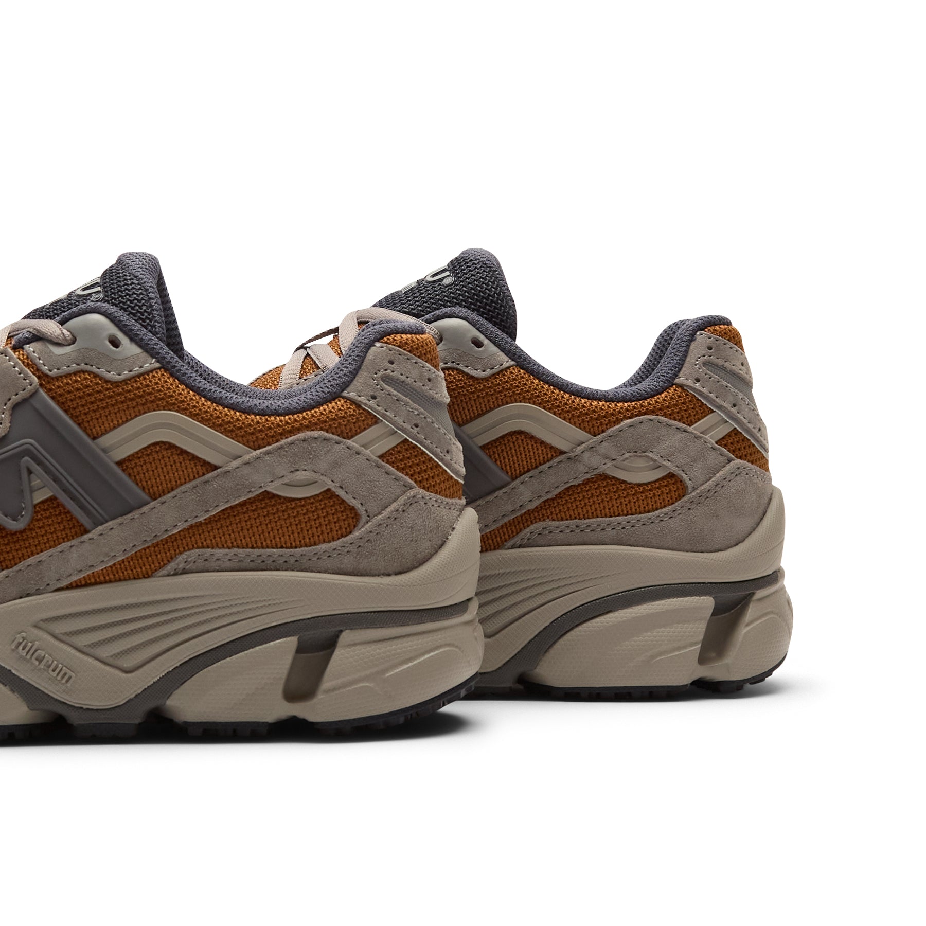 Karhu Super Fulcrum (Gray Flannel/Subterranean)