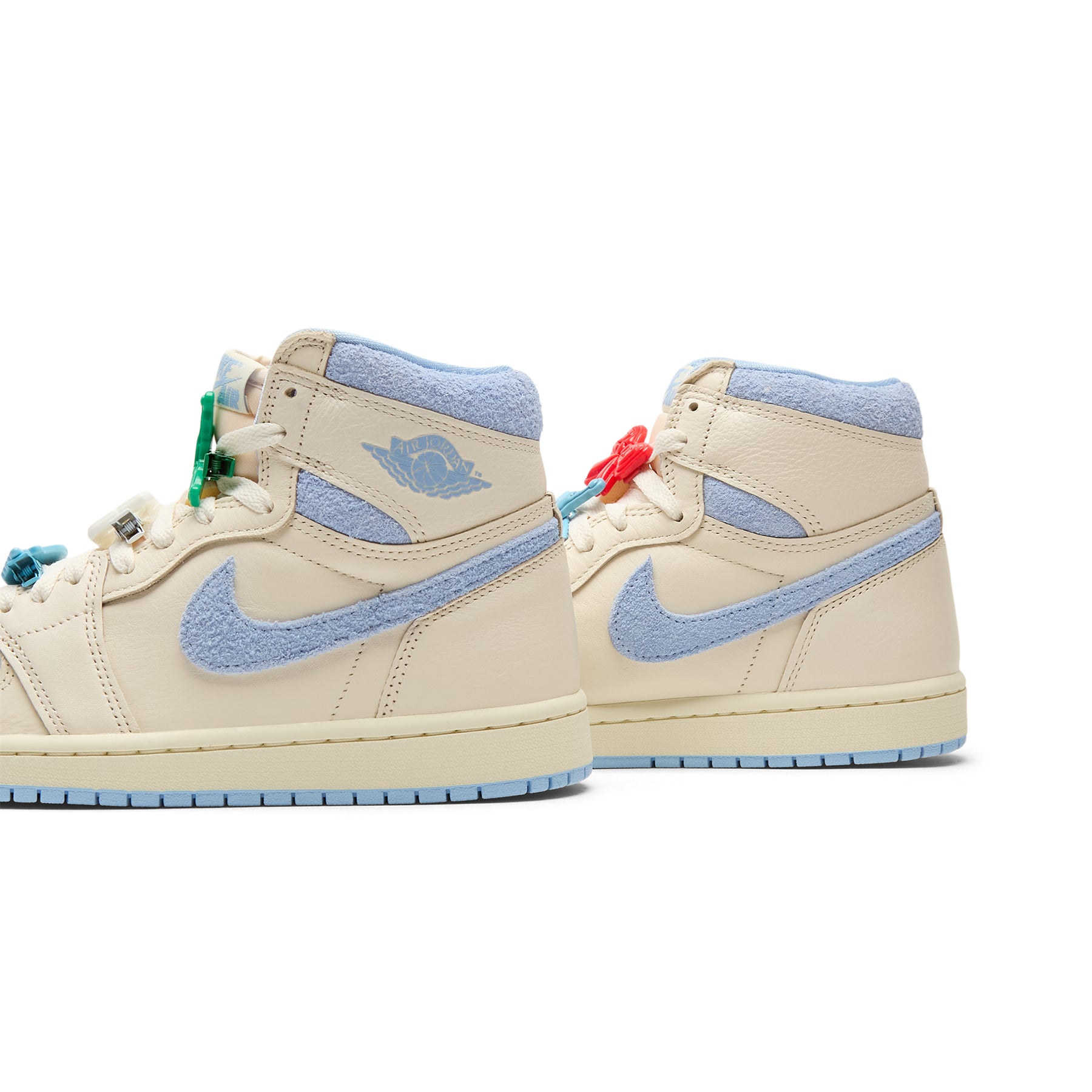 Air Jordan 1 Retro High OG (Pale Ivory/Psychic Blue-Coconut Milk)