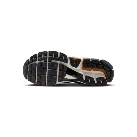 Nike Zoom Vomero 5 (Lt British Tan/Dk Smoke Grey) – CNCPTS display picture 2