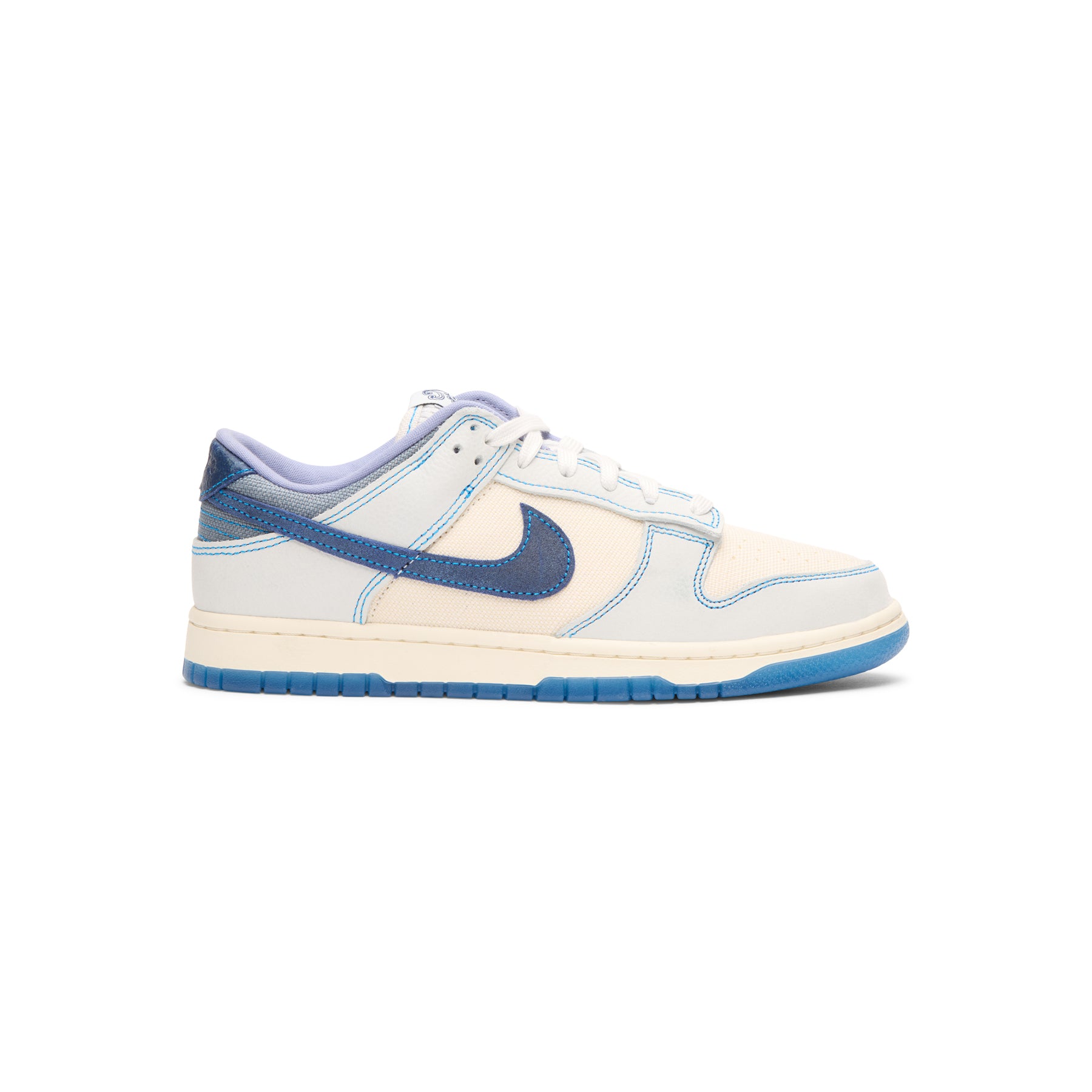 Nike Dunk Low Retro SE (Summit White/Blue Void-Pure Platinum)