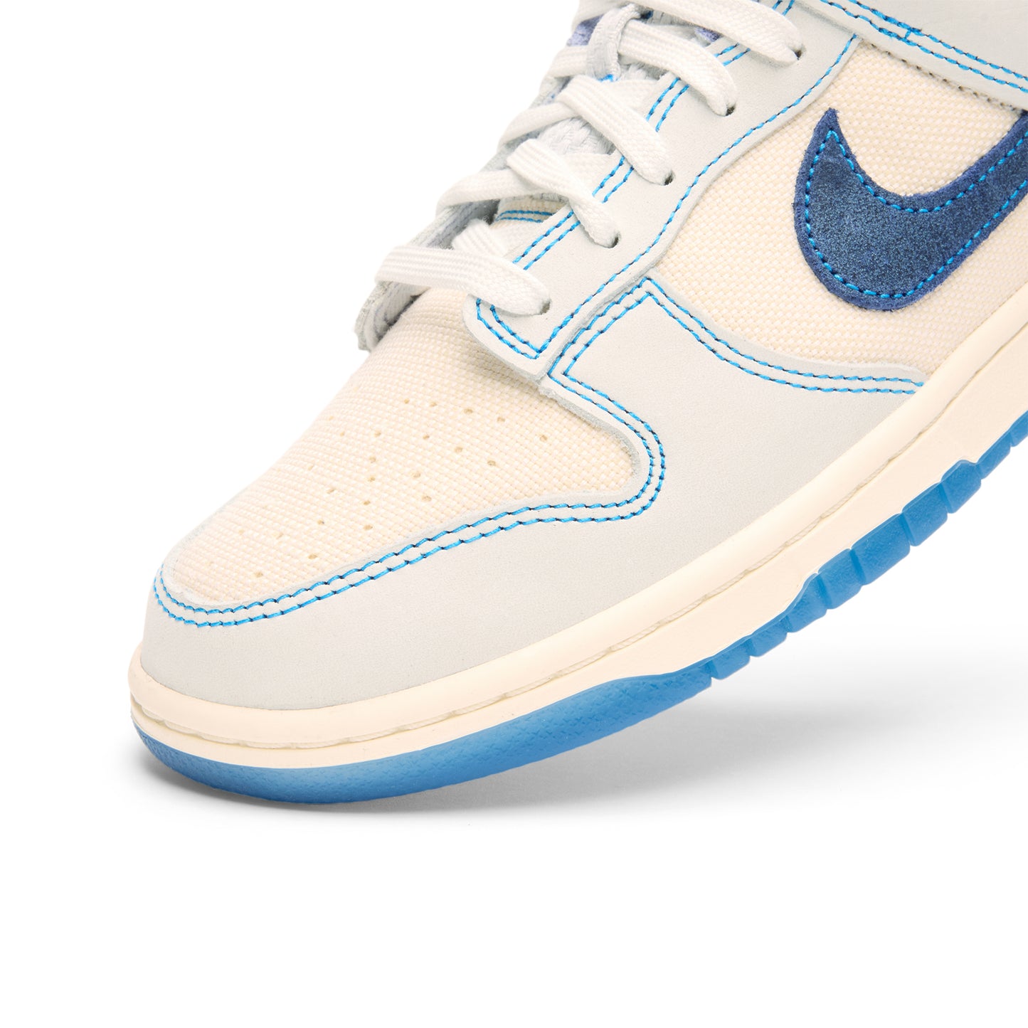 Nike Dunk Low Retro SE (Summit White/Blue Void-Pure Platinum)