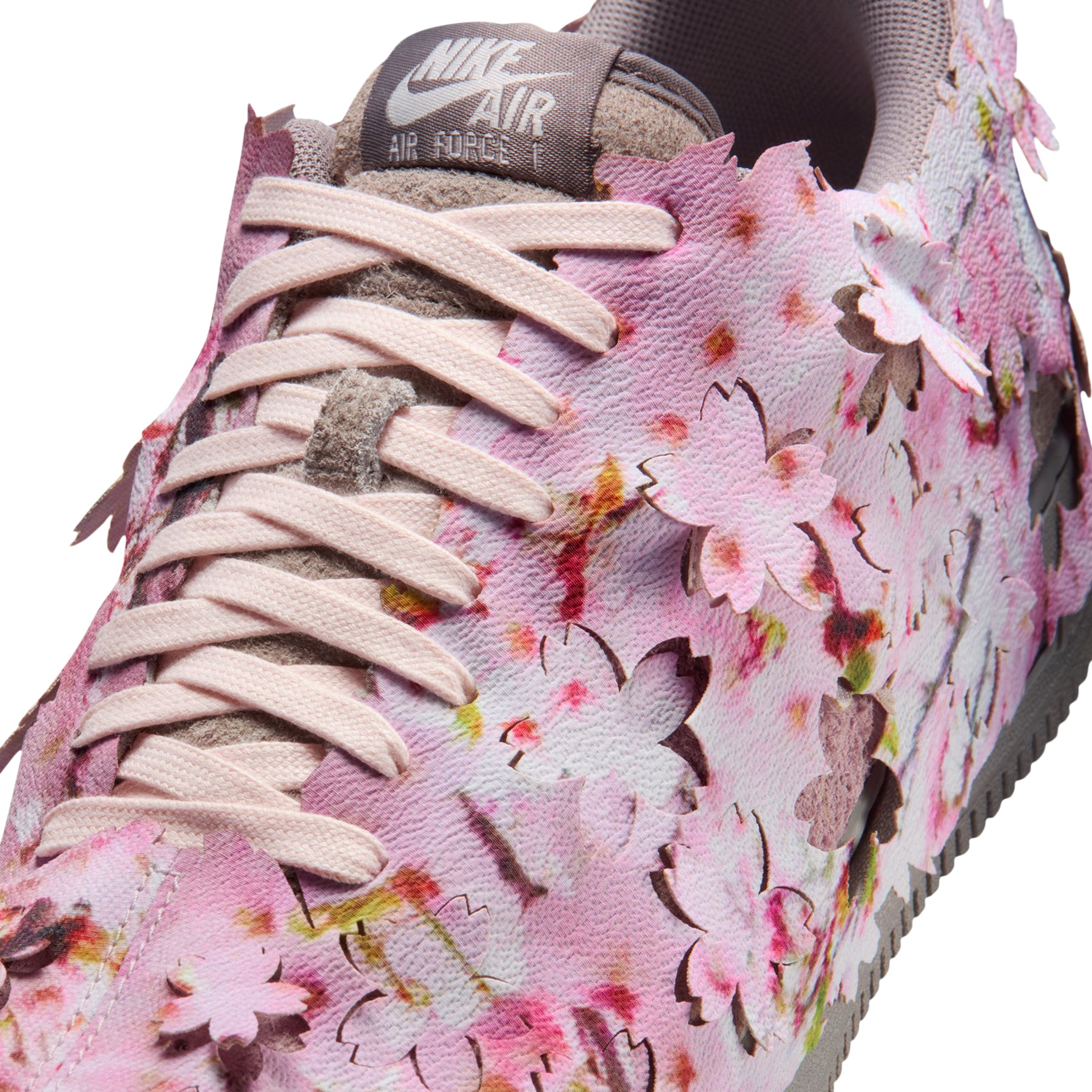 あきいちご　Nike Air Force 1 07 ニューバランス Nike Air Force 1 '07 Premium (Malt/Light Soft Pink-Particle Rose