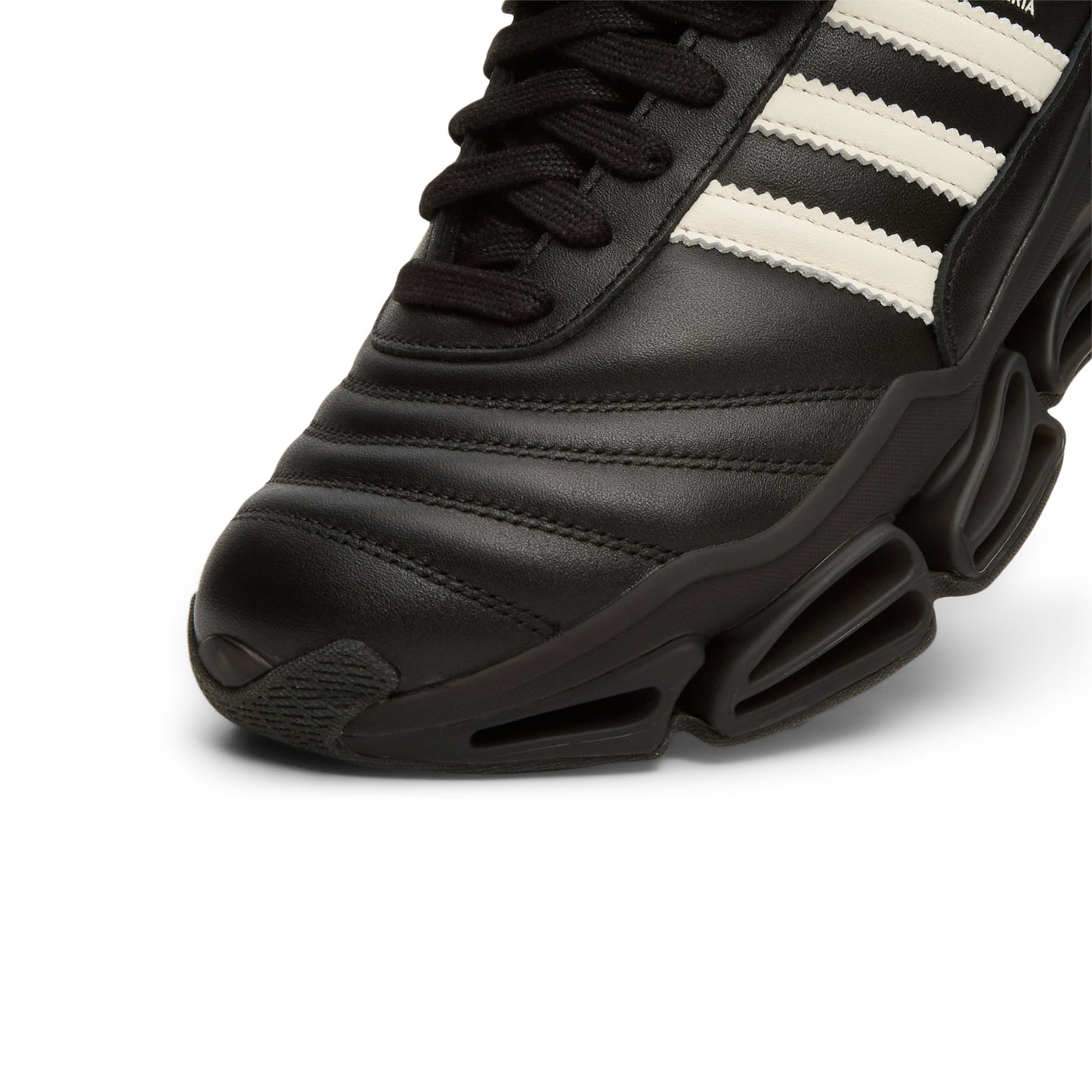 Adidas Chavarria Megaride WC (Core Black/Off White/Core Black)