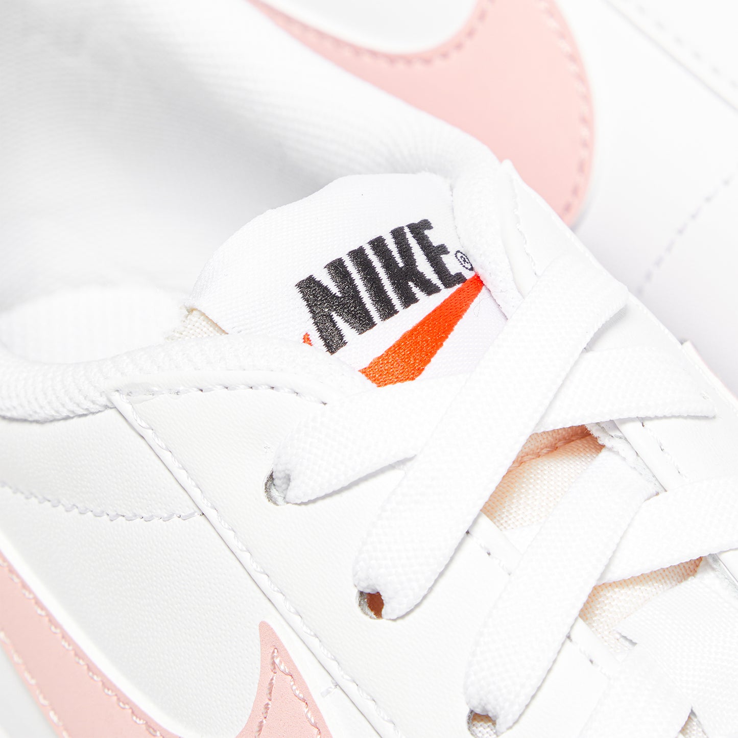 Nike Womens Blazer Low Platform (White/Pink Glaze/Summit White/Black)